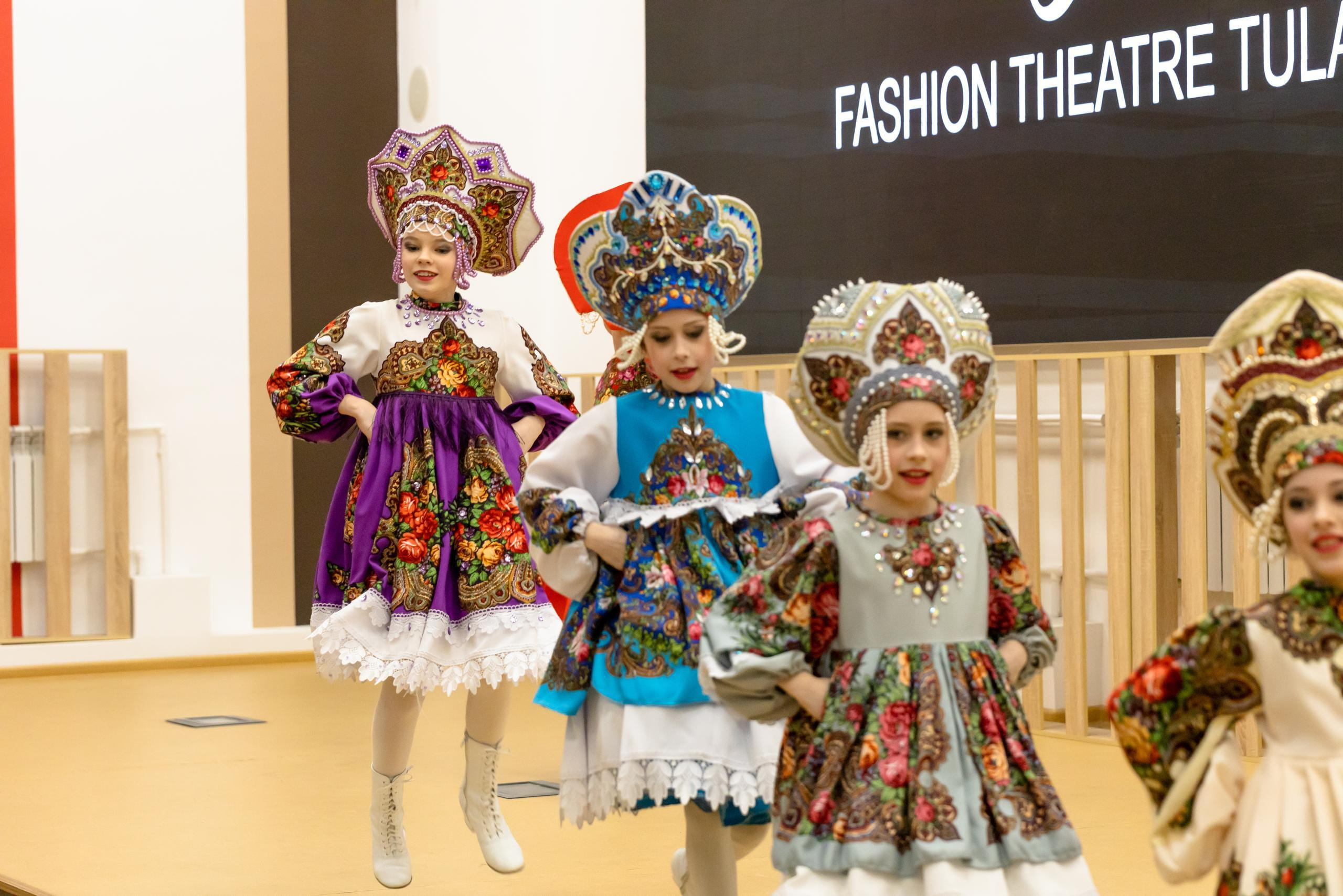 Репортаж 70-200 f2.8 Tamron g2. Показ театр моды «Стиль» («Style» город Тула). Фотограф в Туле Крупский АнДРей. Фотостудия «КАДР71» в Туле