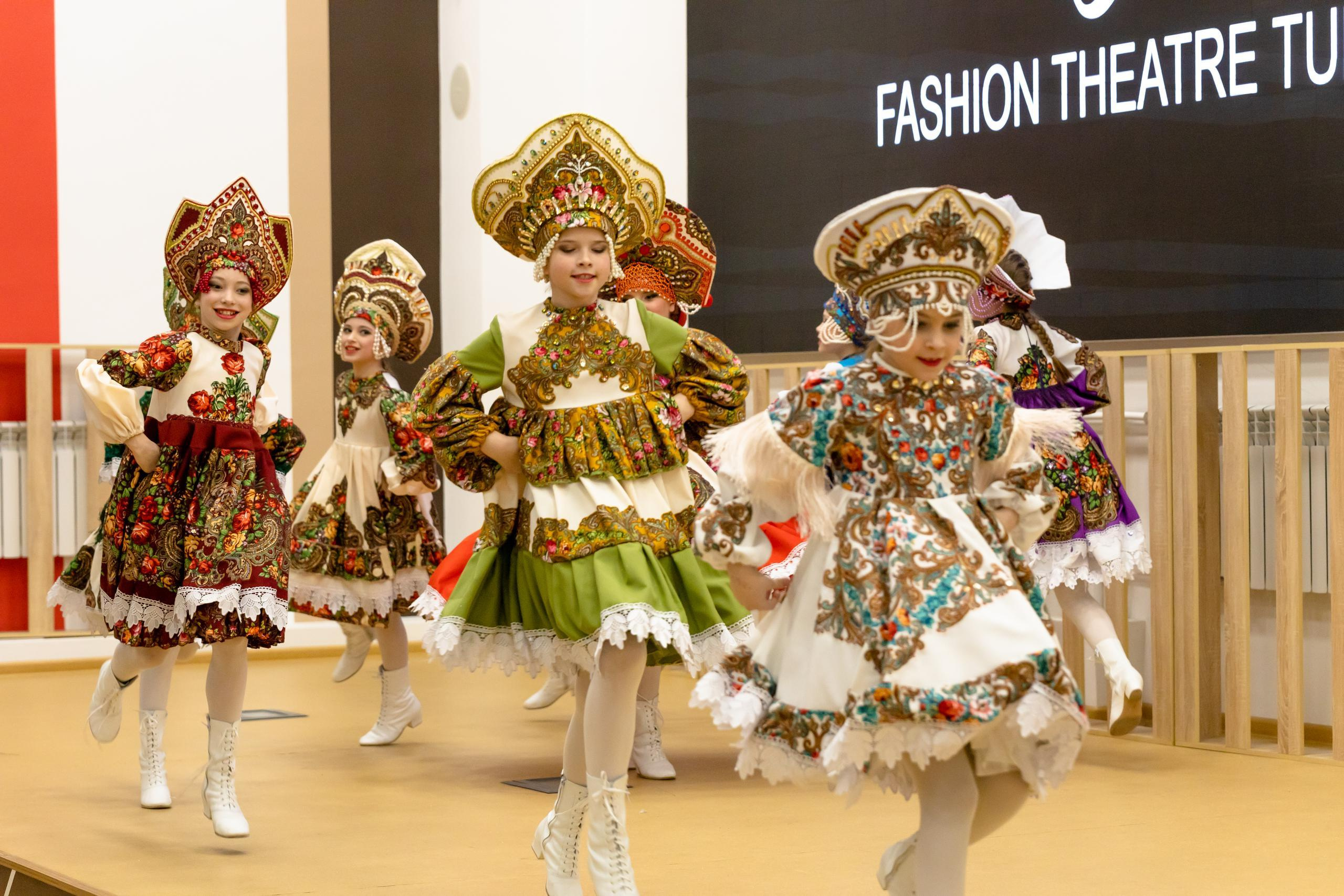 Репортаж 70-200 f2.8 Tamron g2. Показ театр моды «Стиль» («Style» город Тула). Фотограф в Туле Крупский АнДРей. Фотостудия «КАДР71» в Туле