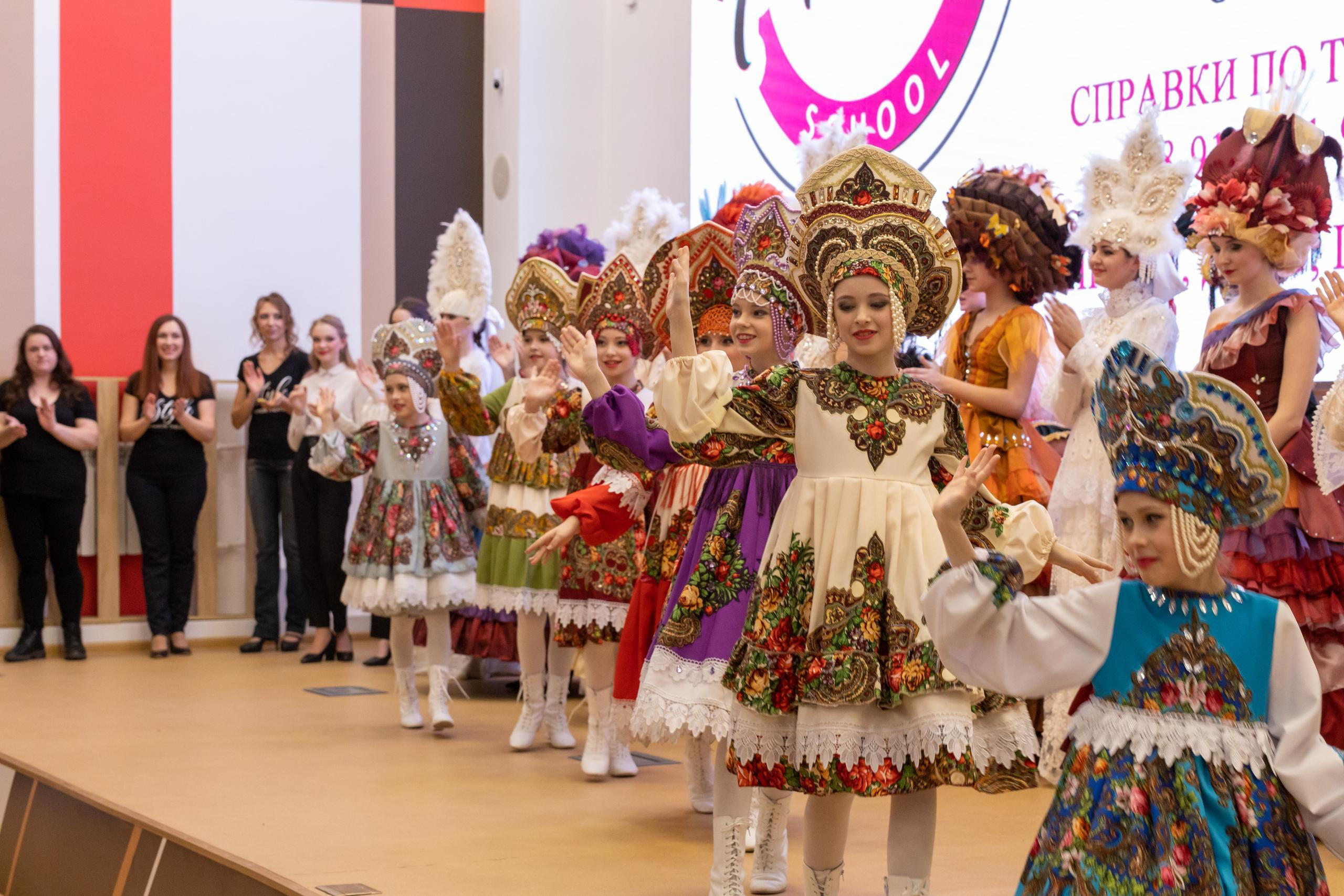 Репортаж 70-200 f2.8 Tamron g2. Показ театр моды «Стиль» («Style» город Тула). Фотограф в Туле Крупский АнДРей. Фотостудия «КАДР71» в Туле