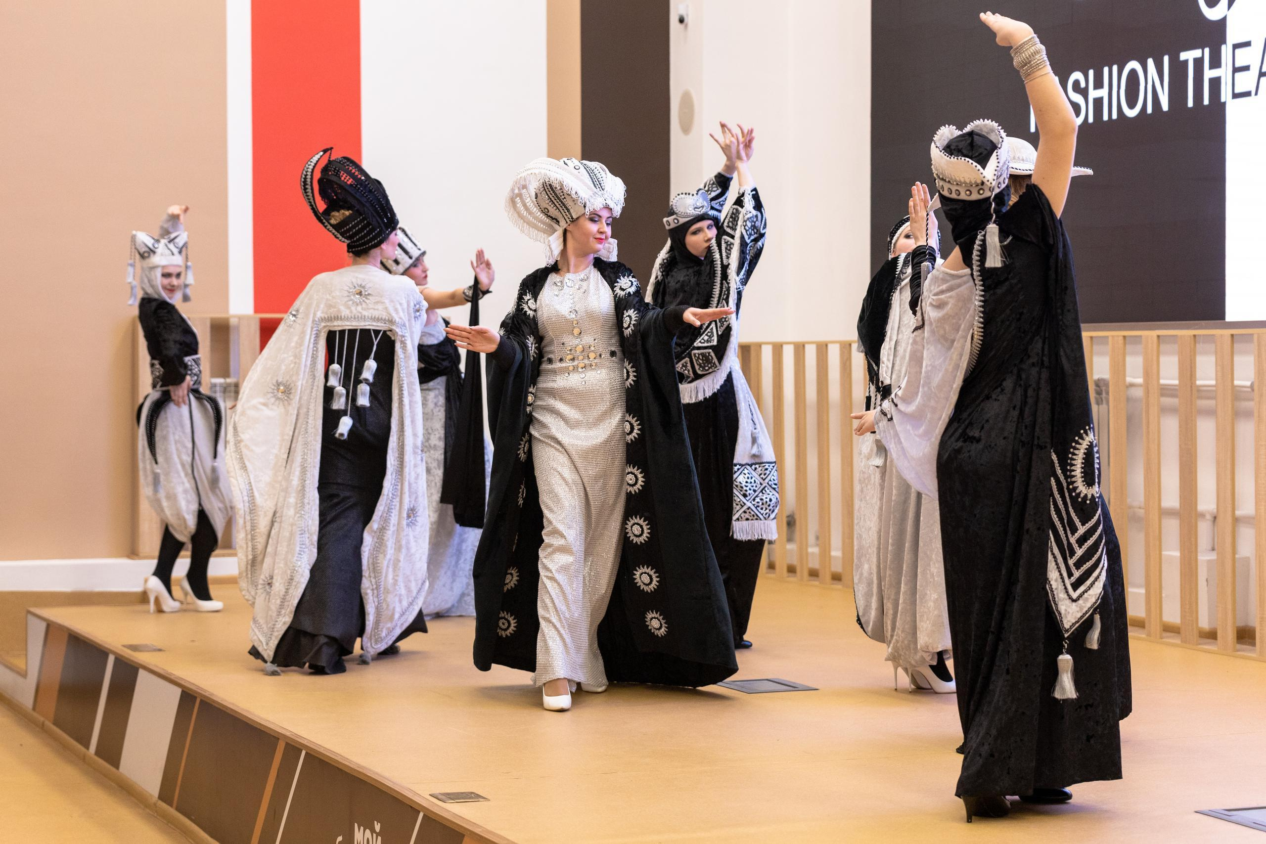 Репортаж 70-200 f2.8 Tamron g2. Показ театр моды «Стиль» («Style» город Тула). Фотограф в Туле Крупский АнДРей. Фотостудия «КАДР71» в Туле