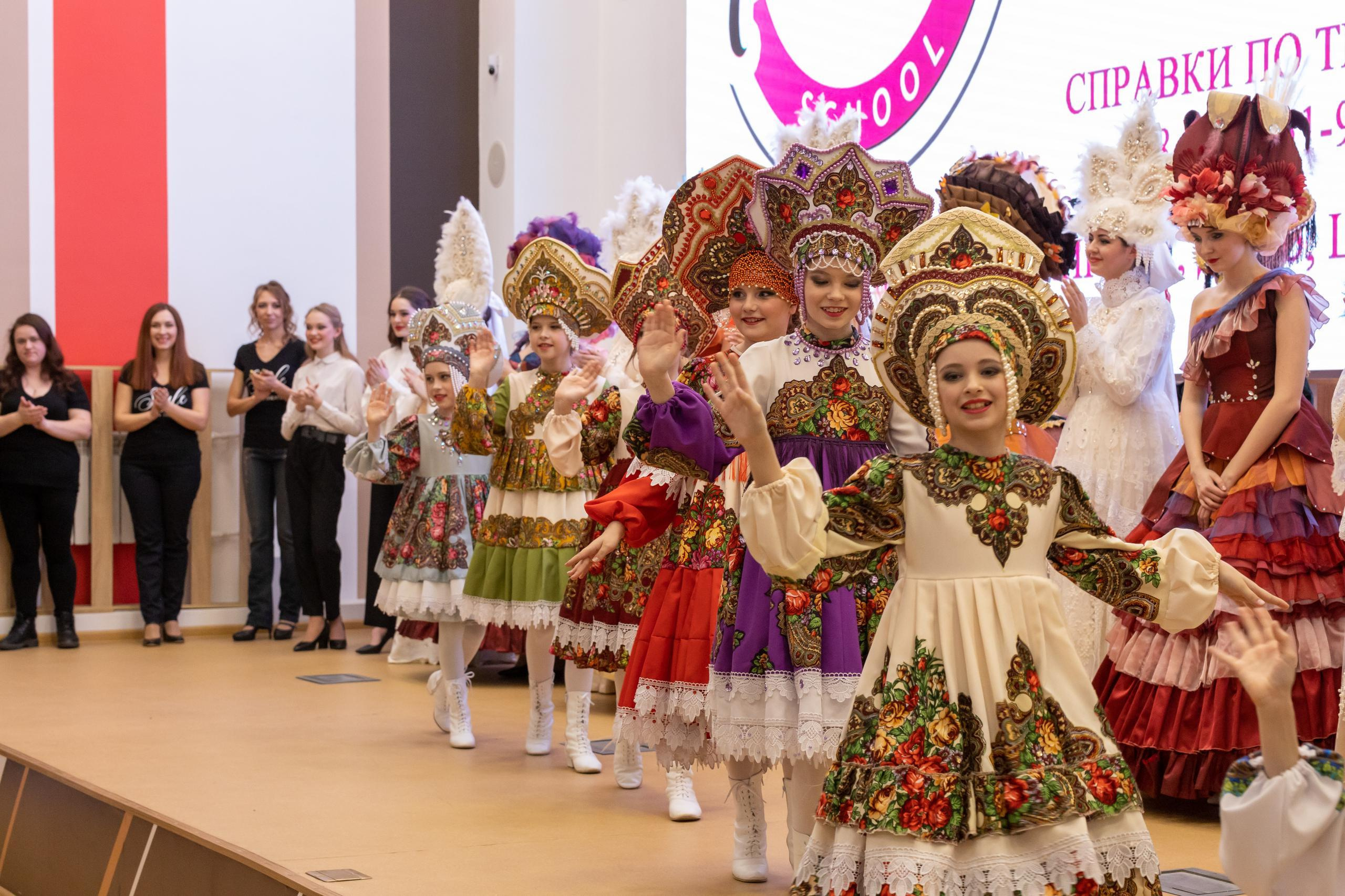 Репортаж 70-200 f2.8 Tamron g2. Показ театр моды «Стиль» («Style» город Тула). Фотограф в Туле Крупский АнДРей. Фотостудия «КАДР71» в Туле