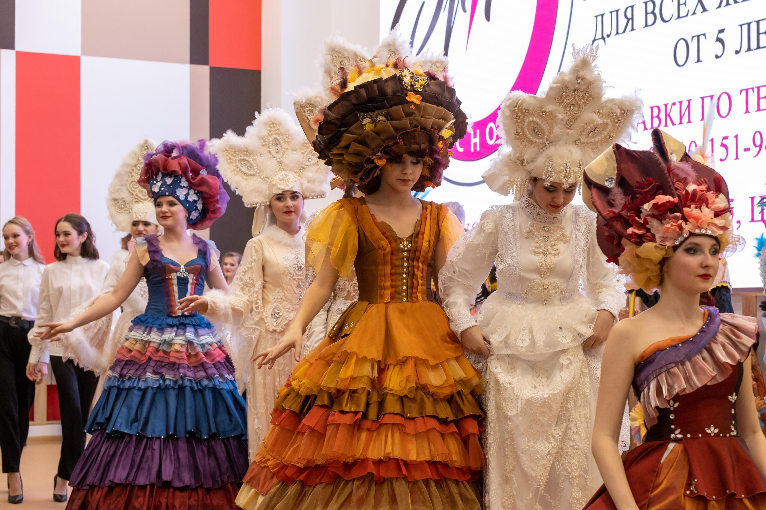 Репортаж 70-200 f2.8 Tamron g2. Показ театр моды «Стиль» («Style» город Тула). Фотограф в Туле Крупский АнДРей. Фотостудия «КАДР71» в Туле