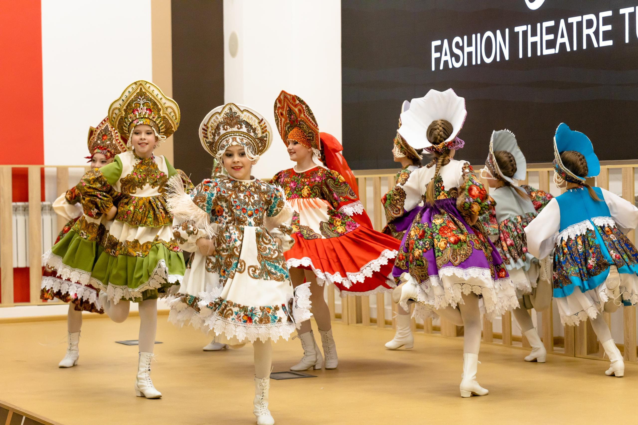 Репортаж 70-200 f2.8 Tamron g2. Показ театр моды «Стиль» («Style» город Тула). Фотограф в Туле Крупский АнДРей. Фотостудия «КАДР71» в Туле