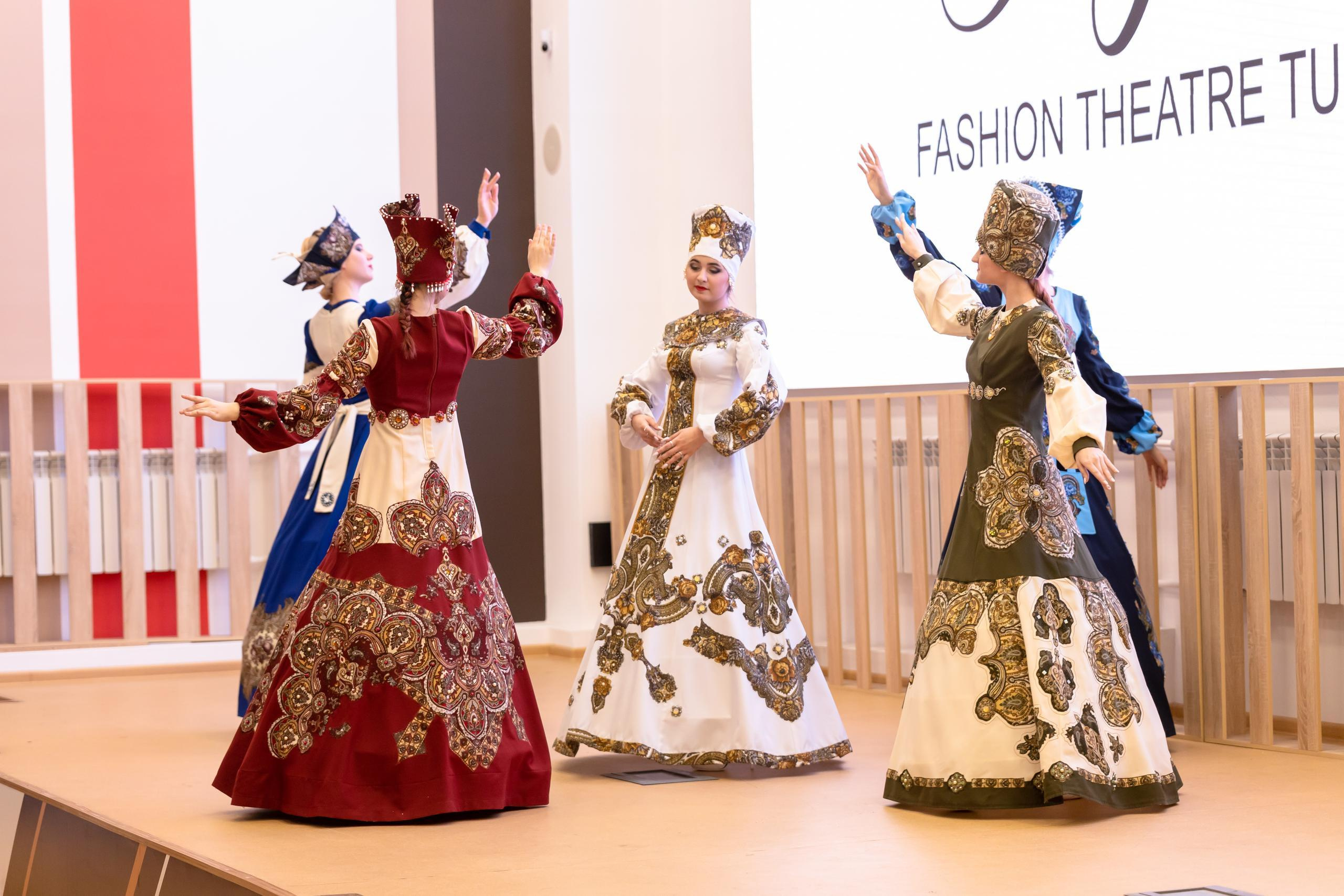 Репортаж 70-200 f2.8 Tamron g2. Показ театр моды «Стиль» («Style» город Тула). Фотограф в Туле Крупский АнДРей. Фотостудия «КАДР71» в Туле