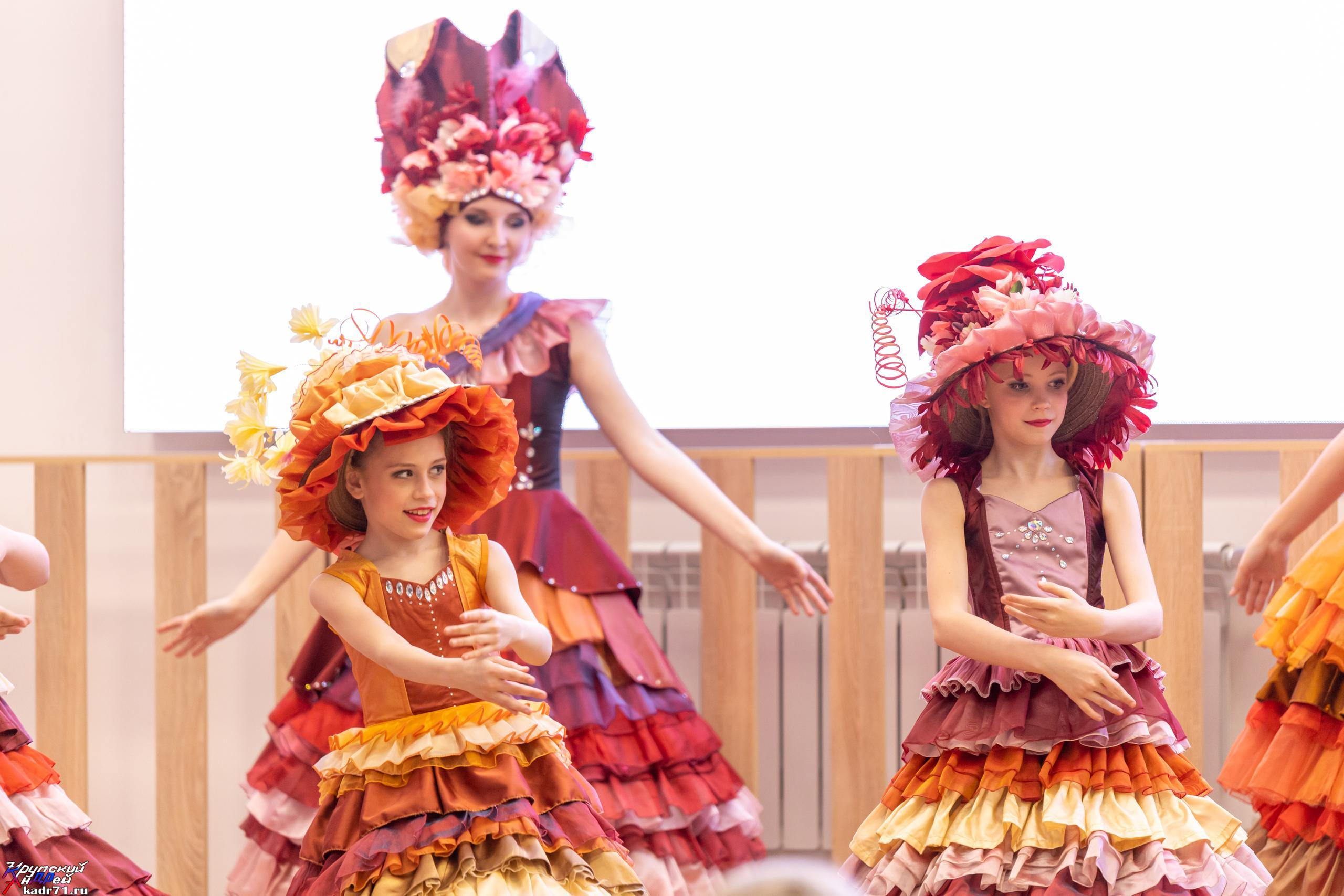 Репортаж 70-200 f2.8 Tamron g2. Показ театр моды «Стиль» («Style» город Тула). Фотограф в Туле Крупский АнДРей. Фотостудия «КАДР71» в Туле