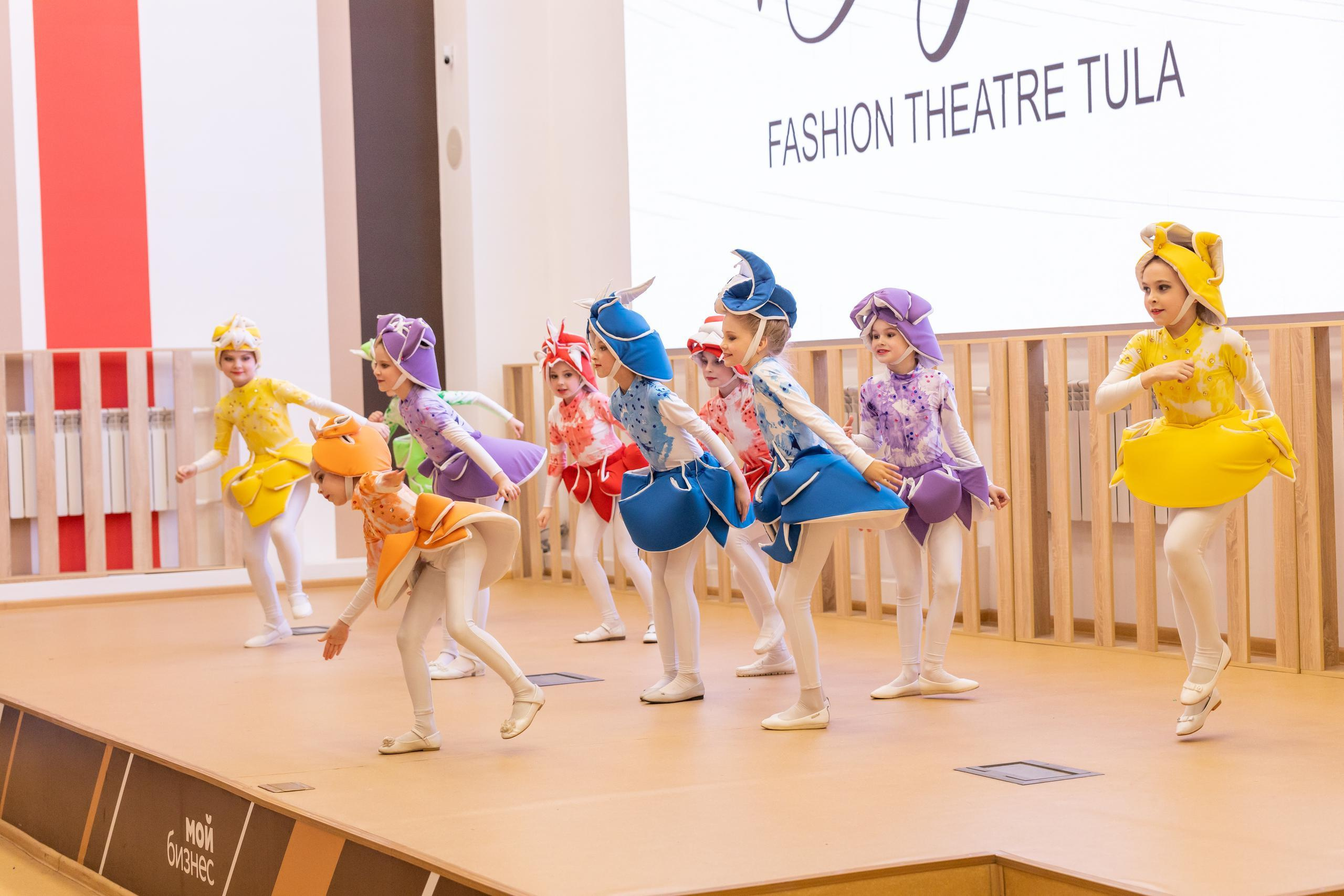 Репортаж 70-200 f2.8 Tamron g2. Показ театр моды «Стиль» («Style» город Тула). Фотограф в Туле Крупский АнДРей. Фотостудия «КАДР71» в Туле