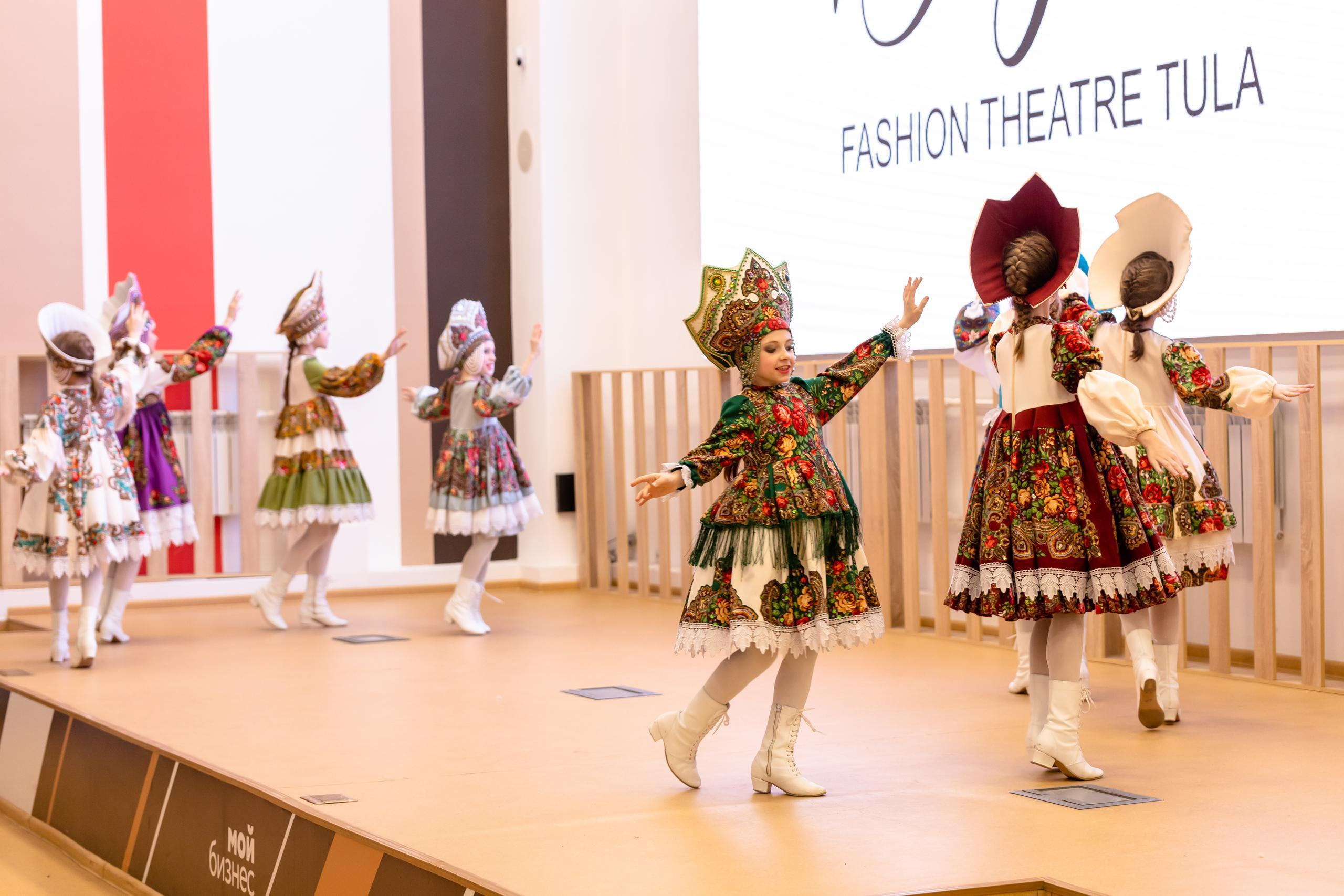 Репортаж 70-200 f2.8 Tamron g2. Показ театр моды «Стиль» («Style» город Тула). Фотограф в Туле Крупский АнДРей. Фотостудия «КАДР71» в Туле