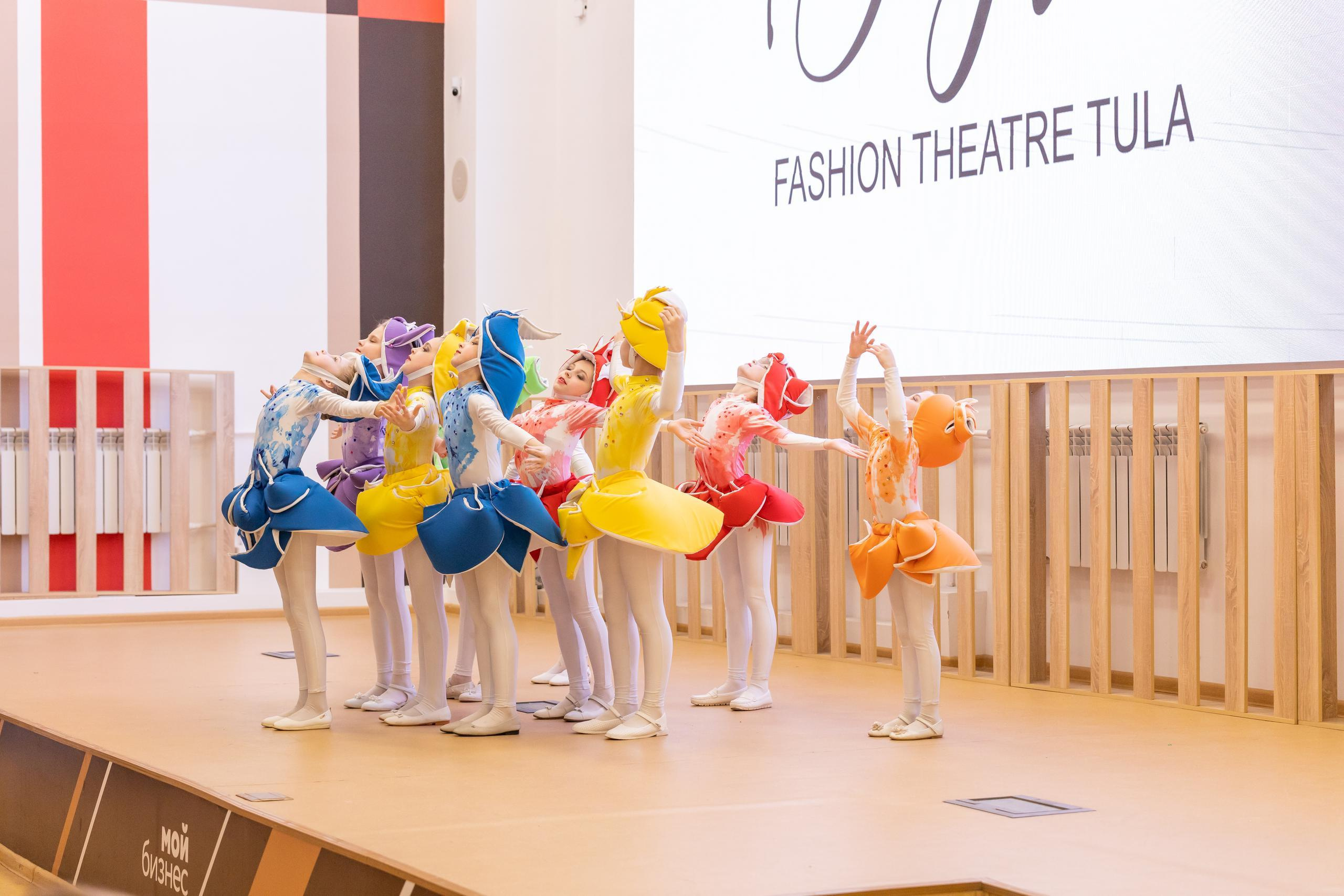 Репортаж 70-200 f2.8 Tamron g2. Показ театр моды «Стиль» («Style» город Тула). Фотограф в Туле Крупский АнДРей. Фотостудия «КАДР71» в Туле