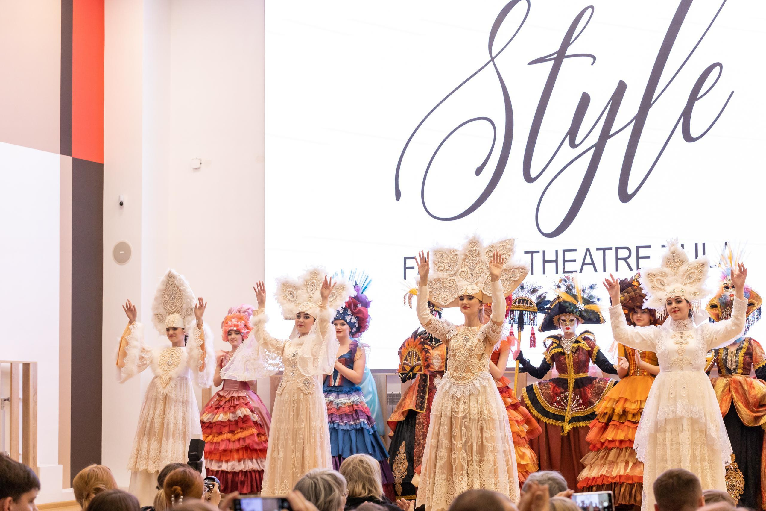 Репортаж 70-200 f2.8 Tamron g2. Показ театр моды «Стиль» («Style» город Тула). Фотограф в Туле Крупский АнДРей. Фотостудия «КАДР71» в Туле