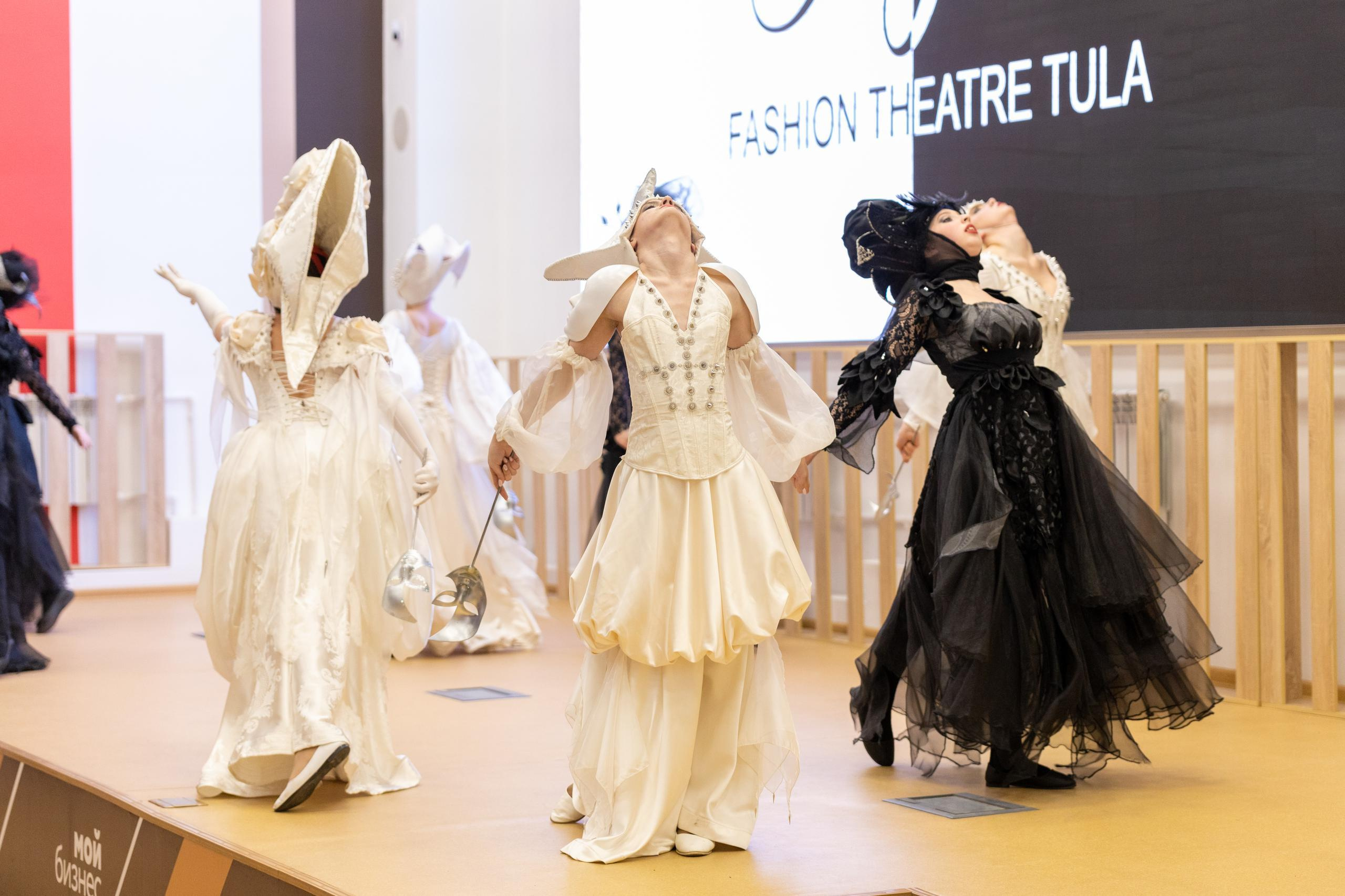 Репортаж 70-200 f2.8 Tamron g2. Показ театр моды «Стиль» («Style» город Тула). Фотограф в Туле Крупский АнДРей. Фотостудия «КАДР71» в Туле