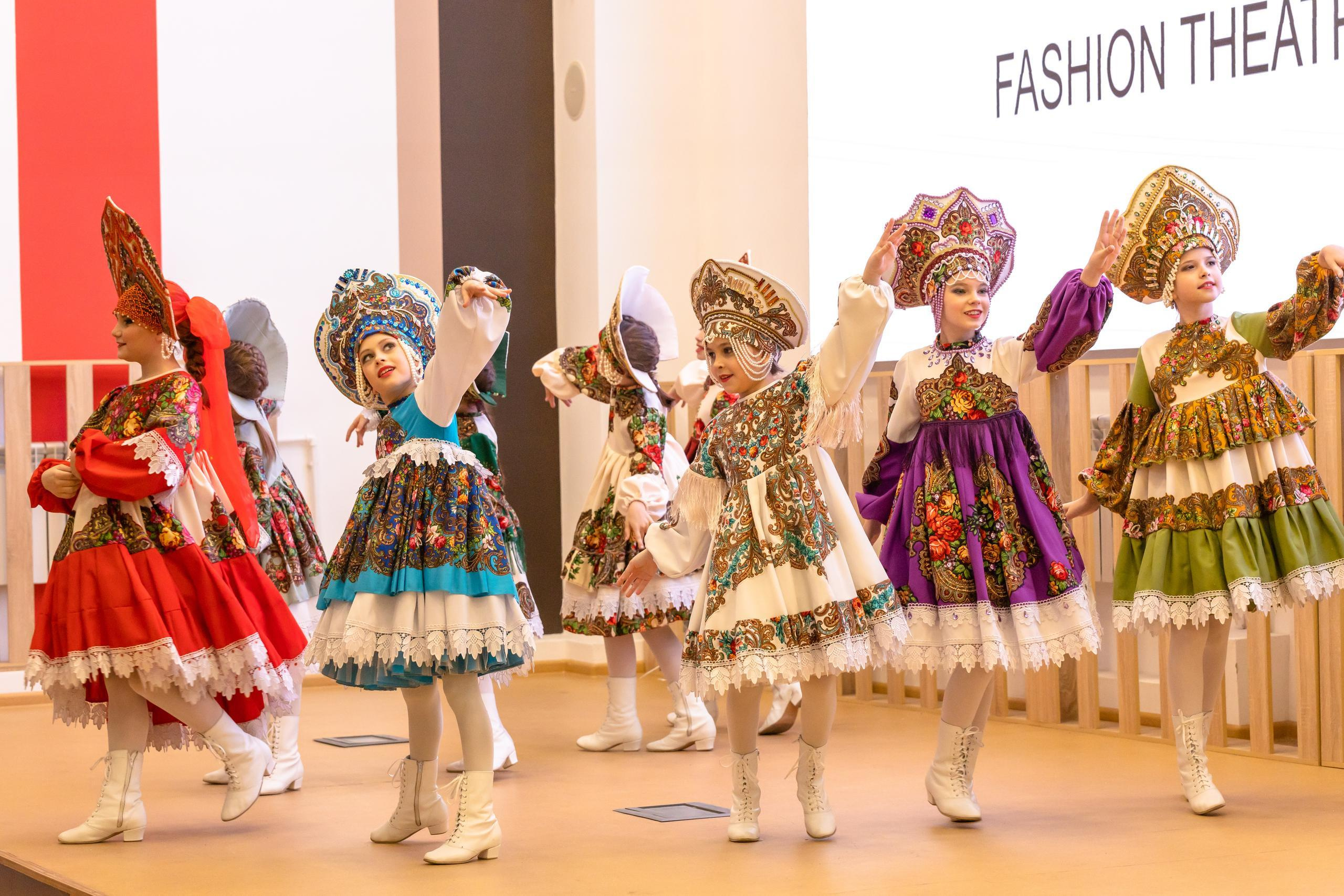 Репортаж 70-200 f2.8 Tamron g2. Показ театр моды «Стиль» («Style» город Тула). Фотограф в Туле Крупский АнДРей. Фотостудия «КАДР71» в Туле