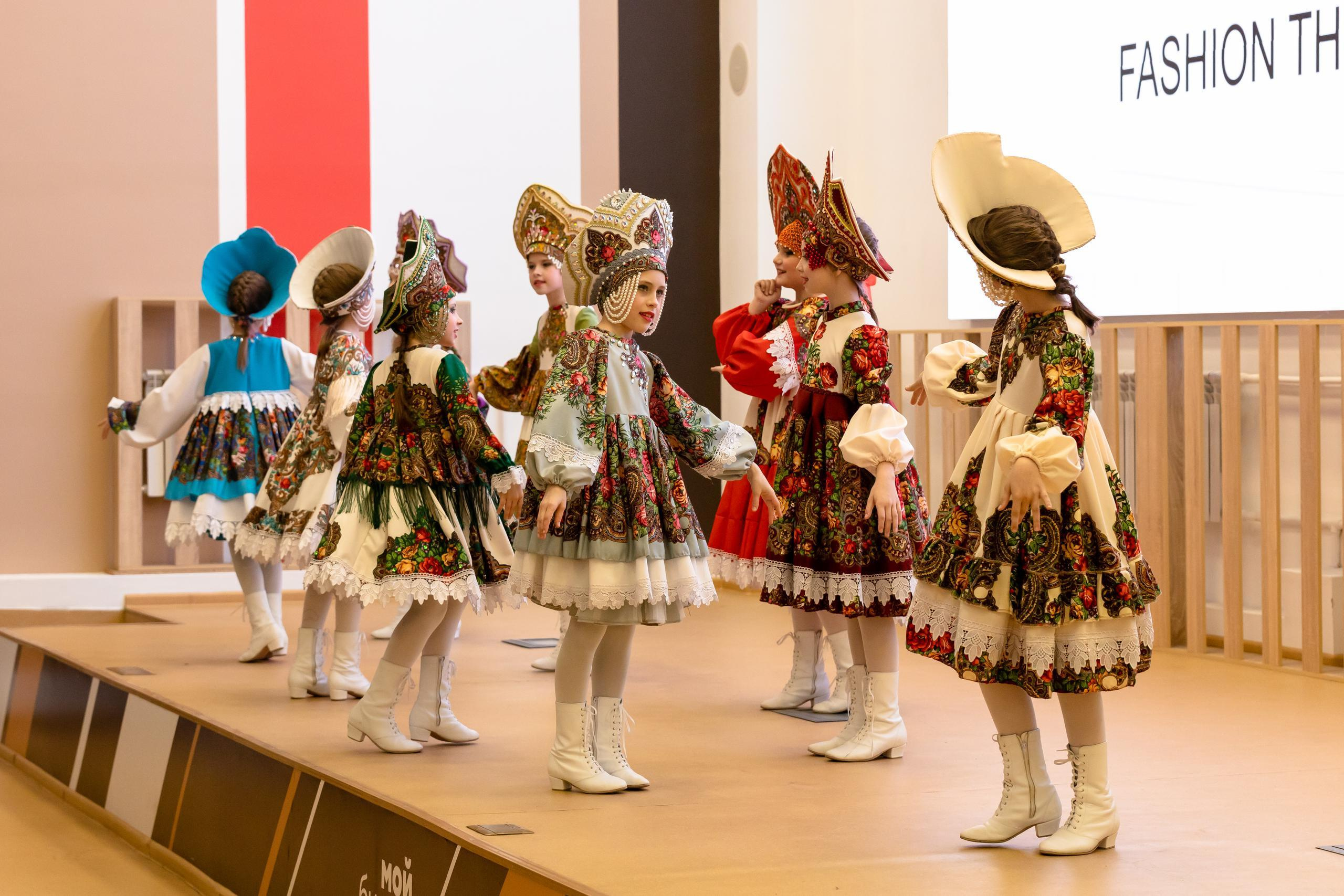 Репортаж 70-200 f2.8 Tamron g2. Показ театр моды «Стиль» («Style» город Тула). Фотограф в Туле Крупский АнДРей. Фотостудия «КАДР71» в Туле