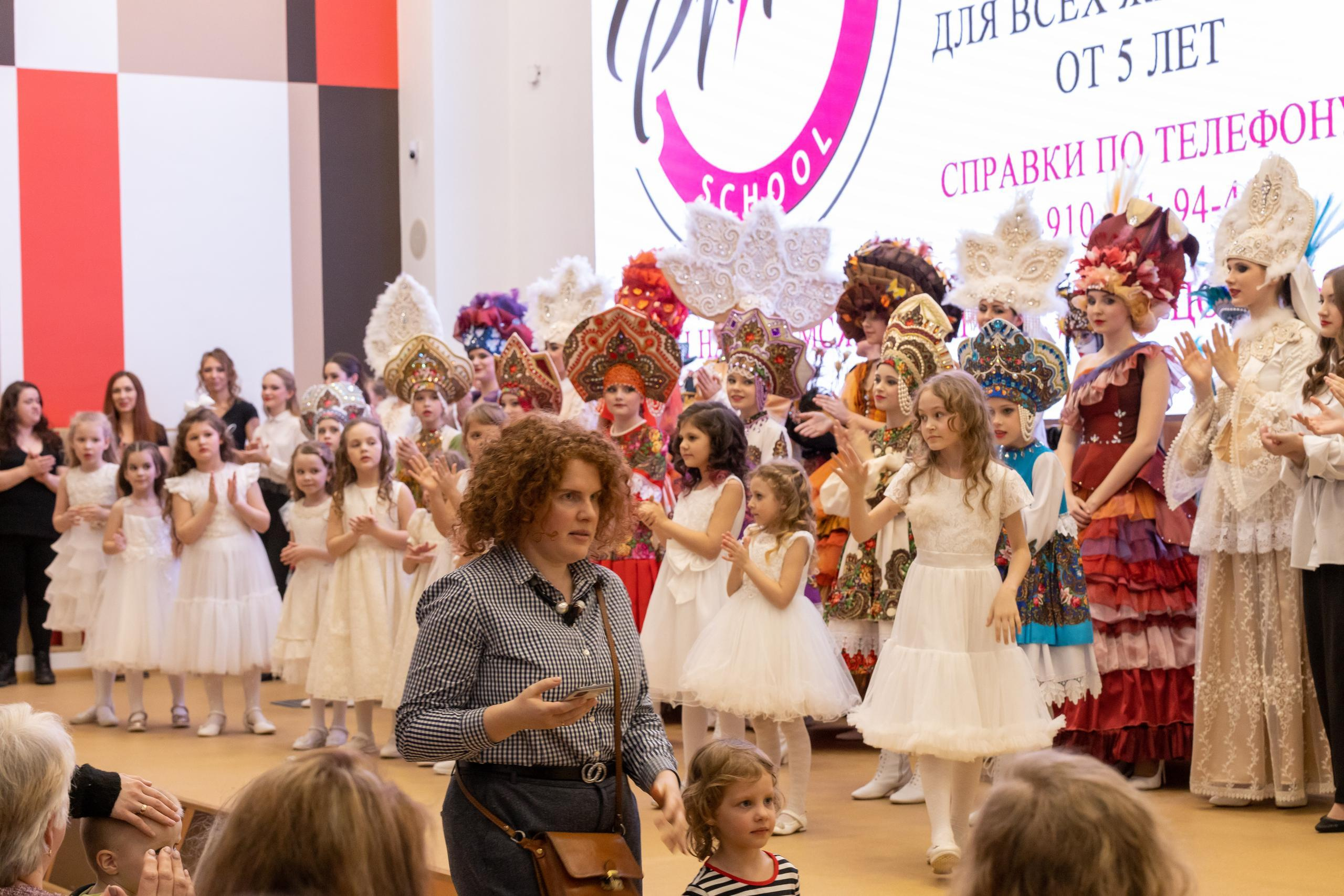 Репортаж 70-200 f2.8 Tamron g2. Показ театр моды «Стиль» («Style» город Тула). Фотограф в Туле Крупский АнДРей. Фотостудия «КАДР71» в Туле