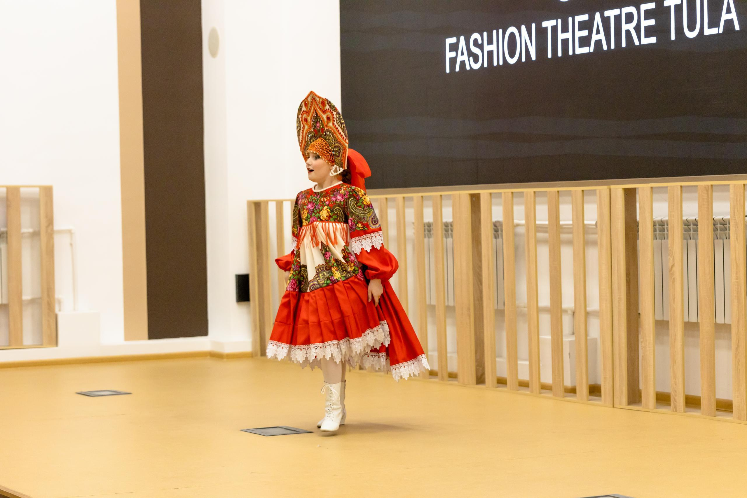 Репортаж 70-200 f2.8 Tamron g2. Показ театр моды «Стиль» («Style» город Тула). Фотограф в Туле Крупский АнДРей. Фотостудия «КАДР71» в Туле