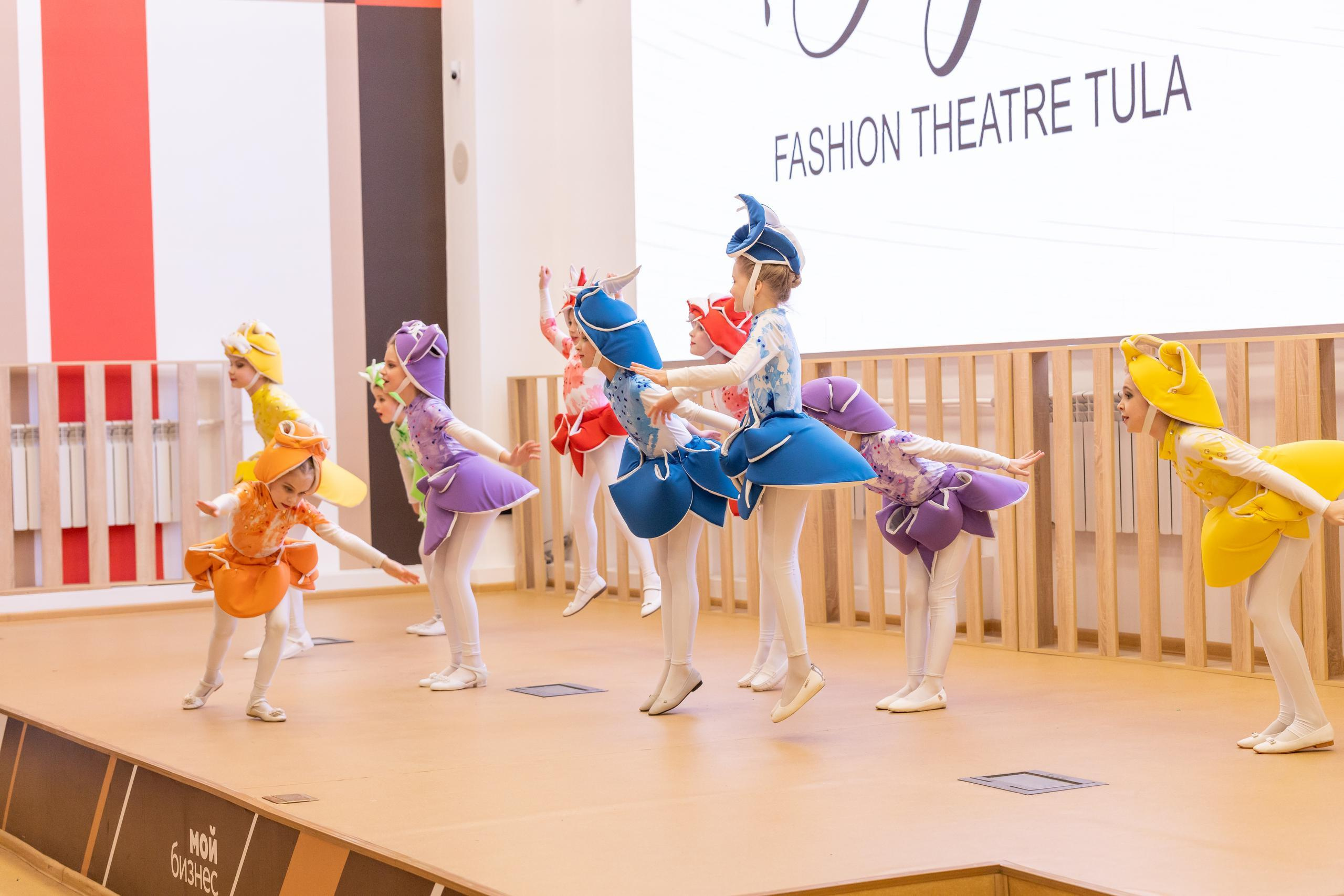 Репортаж 70-200 f2.8 Tamron g2. Показ театр моды «Стиль» («Style» город Тула). Фотограф в Туле Крупский АнДРей. Фотостудия «КАДР71» в Туле