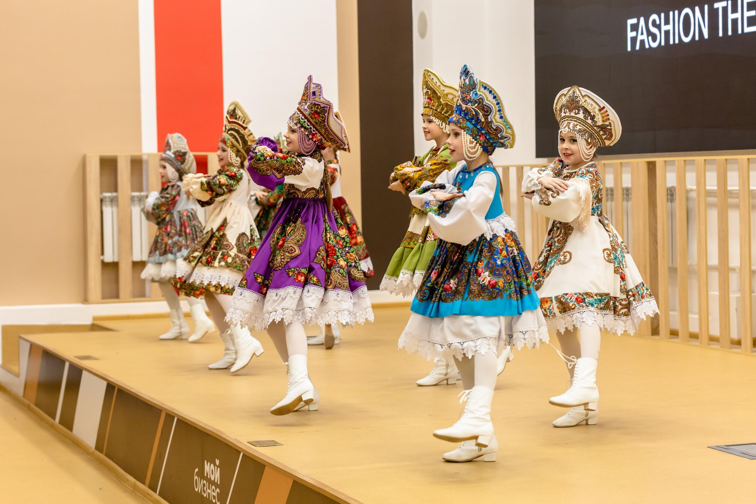 Репортаж 70-200 f2.8 Tamron g2. Показ театр моды «Стиль» («Style» город Тула). Фотограф в Туле Крупский АнДРей. Фотостудия «КАДР71» в Туле