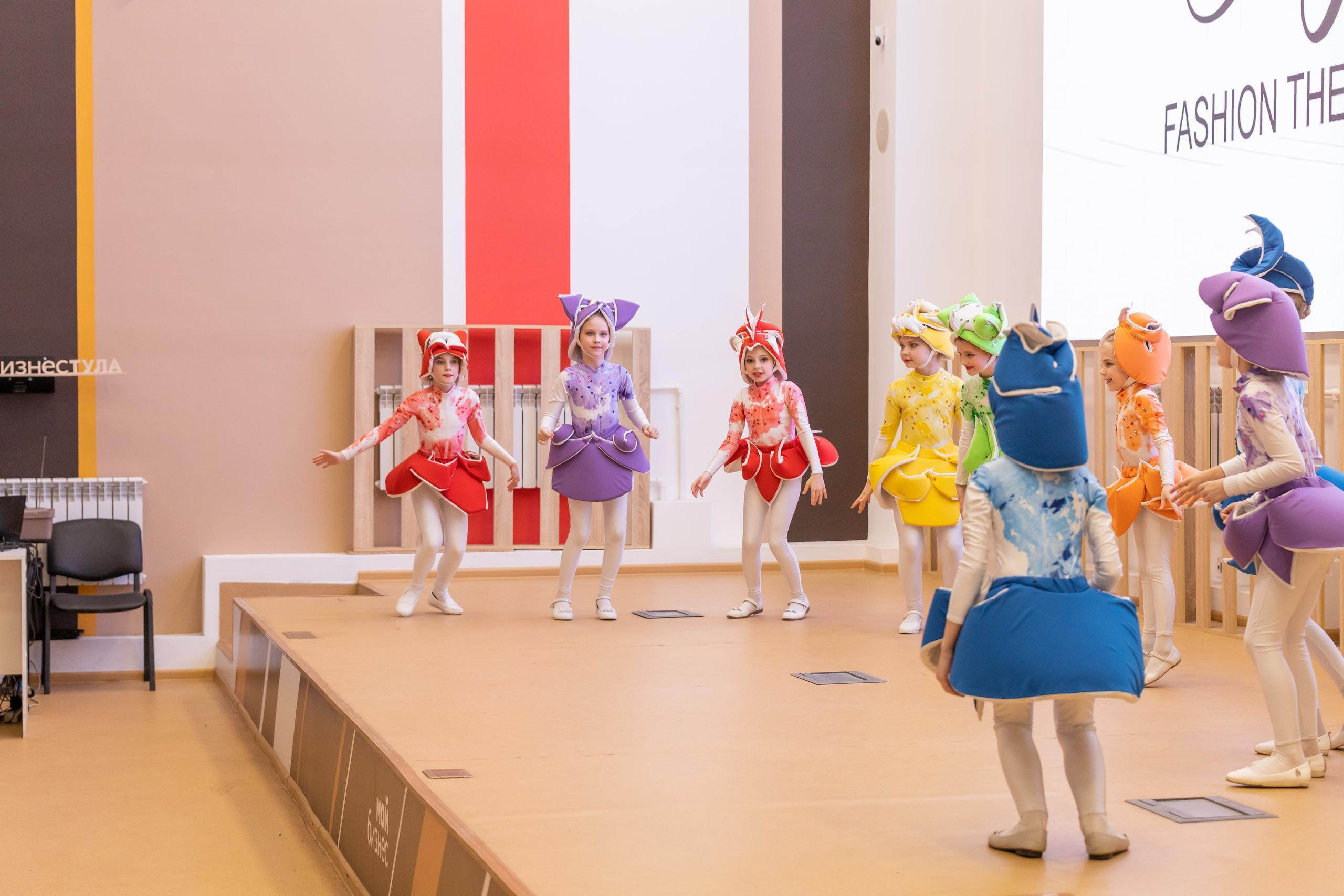 Репортаж 70-200 f2.8 Tamron g2. Показ театр моды «Стиль» («Style» город Тула). Фотограф в Туле Крупский АнДРей. Фотостудия «КАДР71» в Туле