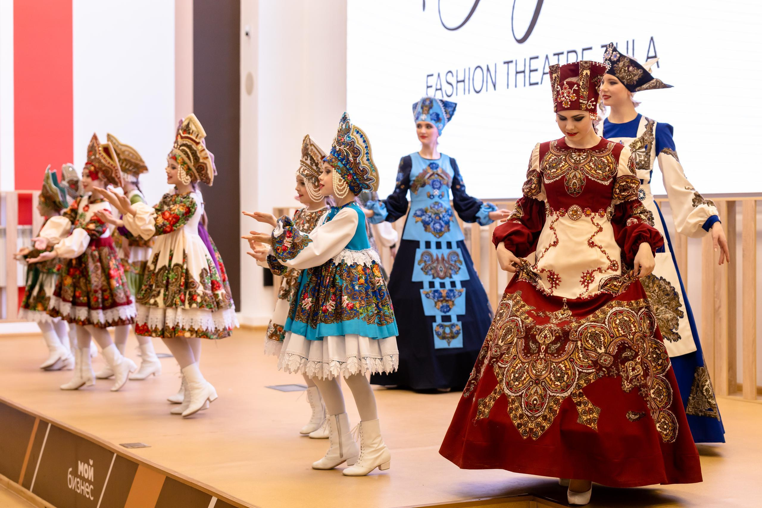 Репортаж 70-200 f2.8 Tamron g2. Показ театр моды «Стиль» («Style» город Тула). Фотограф в Туле Крупский АнДРей. Фотостудия «КАДР71» в Туле