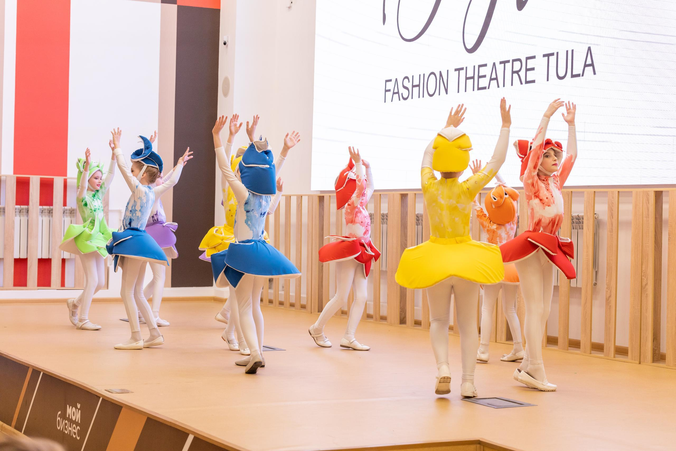 Репортаж 70-200 f2.8 Tamron g2. Показ театр моды «Стиль» («Style» город Тула). Фотограф в Туле Крупский АнДРей. Фотостудия «КАДР71» в Туле