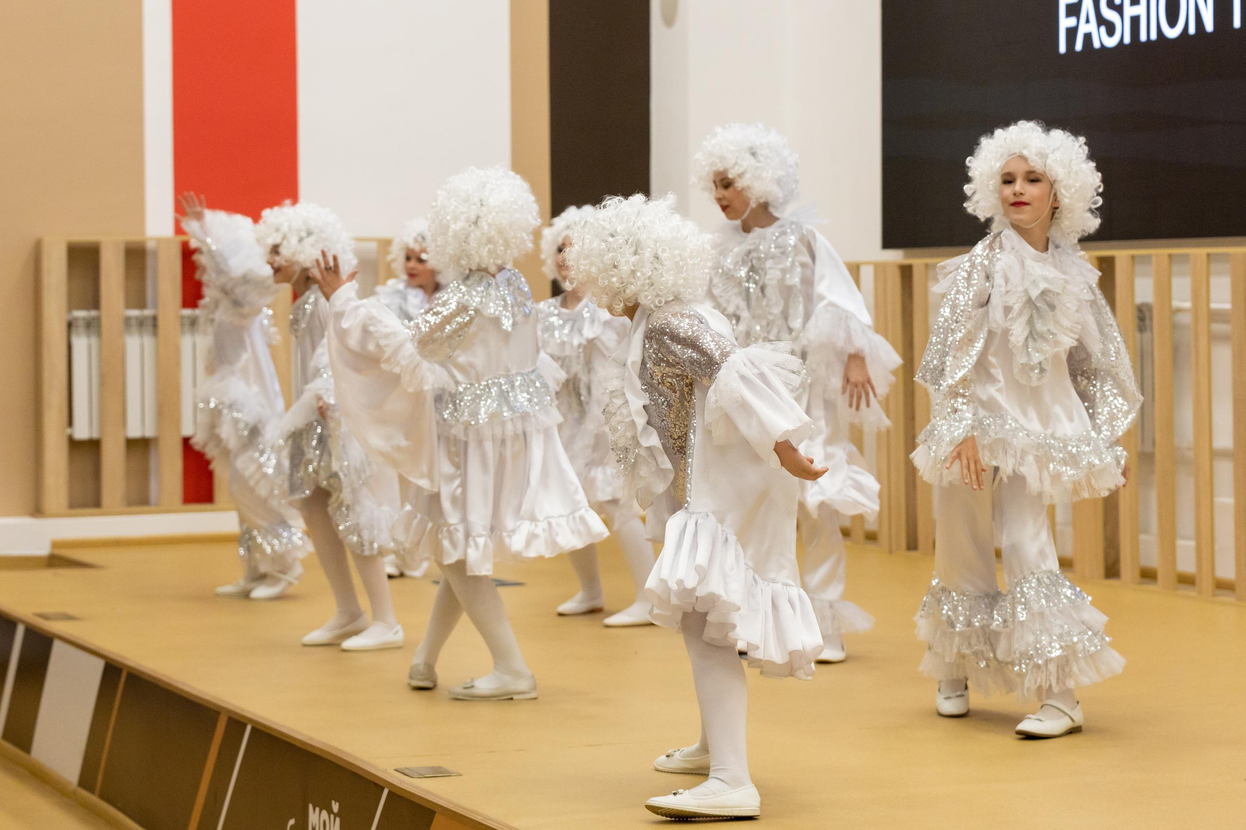 Репортаж 70-200 f2.8 Tamron g2. Показ театр моды «Стиль» («Style» город Тула). Фотограф в Туле Крупский АнДРей. Фотостудия «КАДР71» в Туле