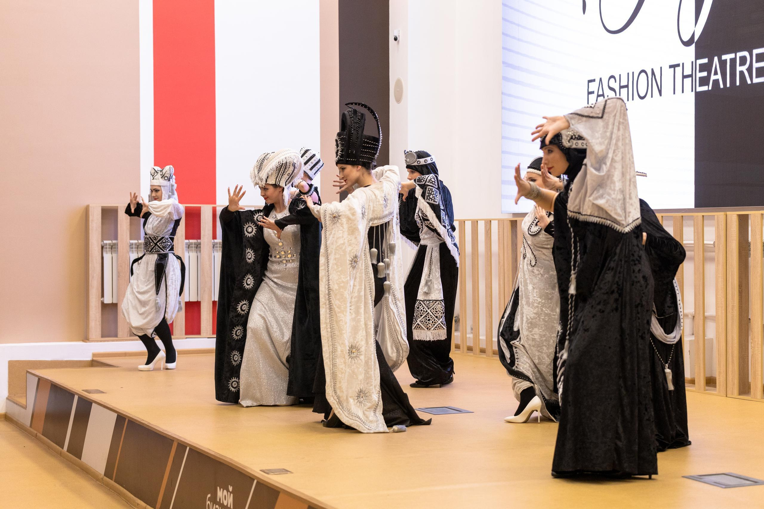 Репортаж 70-200 f2.8 Tamron g2. Показ театр моды «Стиль» («Style» город Тула). Фотограф в Туле Крупский АнДРей. Фотостудия «КАДР71» в Туле