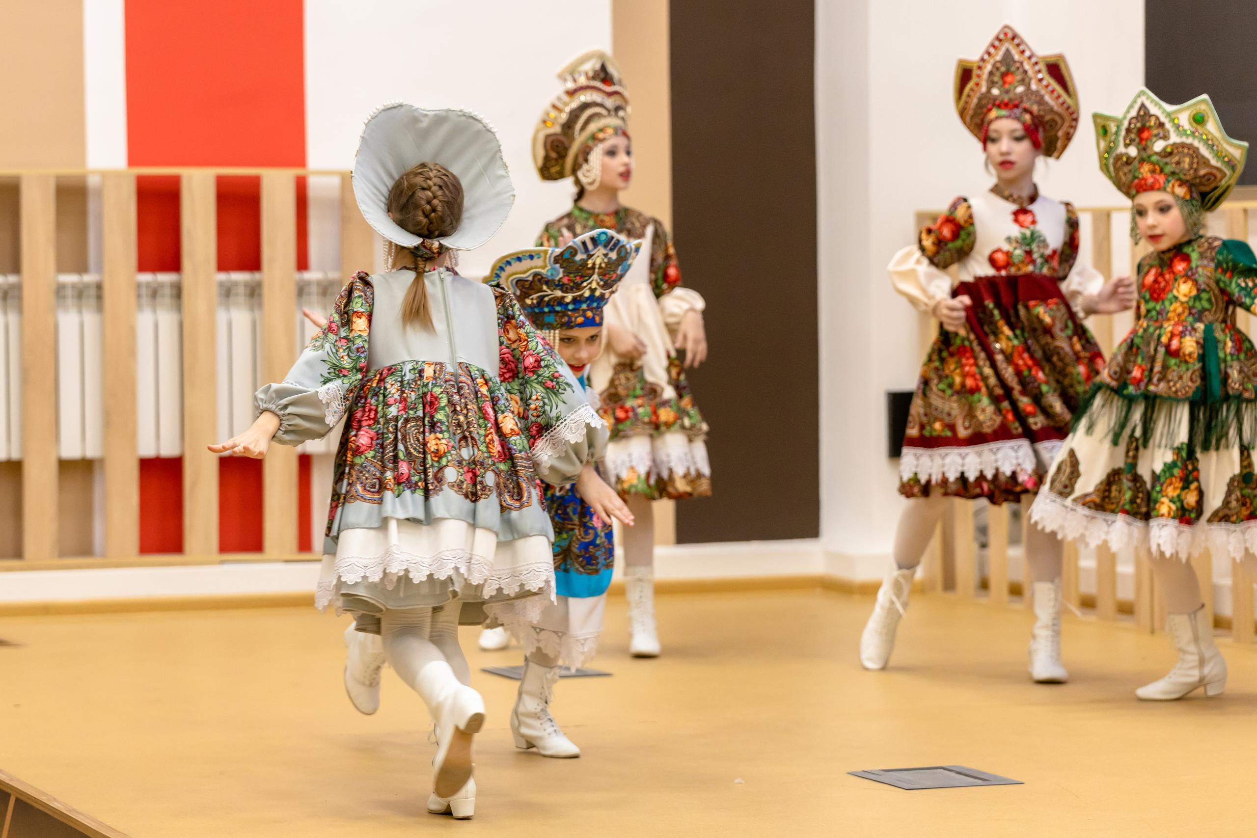 Репортаж 70-200 f2.8 Tamron g2. Показ театр моды «Стиль» («Style» город Тула). Фотограф в Туле Крупский АнДРей. Фотостудия «КАДР71» в Туле