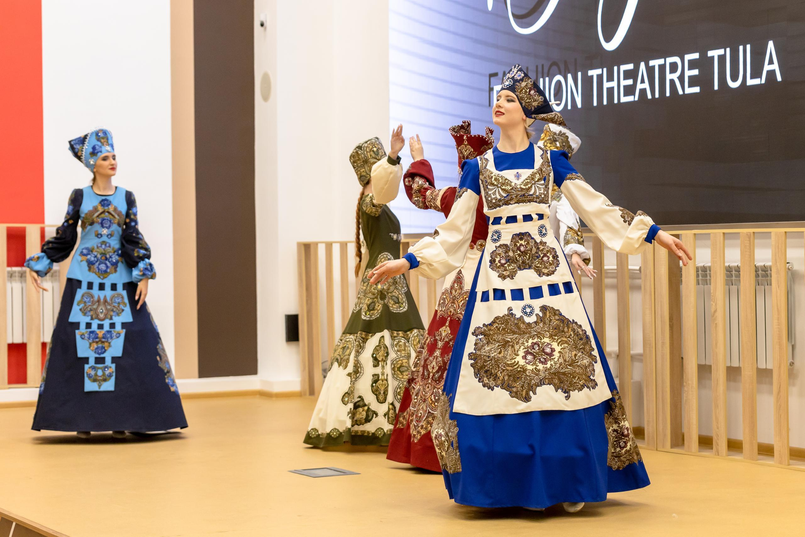 Репортаж 70-200 f2.8 Tamron g2. Показ театр моды «Стиль» («Style» город Тула). Фотограф в Туле Крупский АнДРей. Фотостудия «КАДР71» в Туле