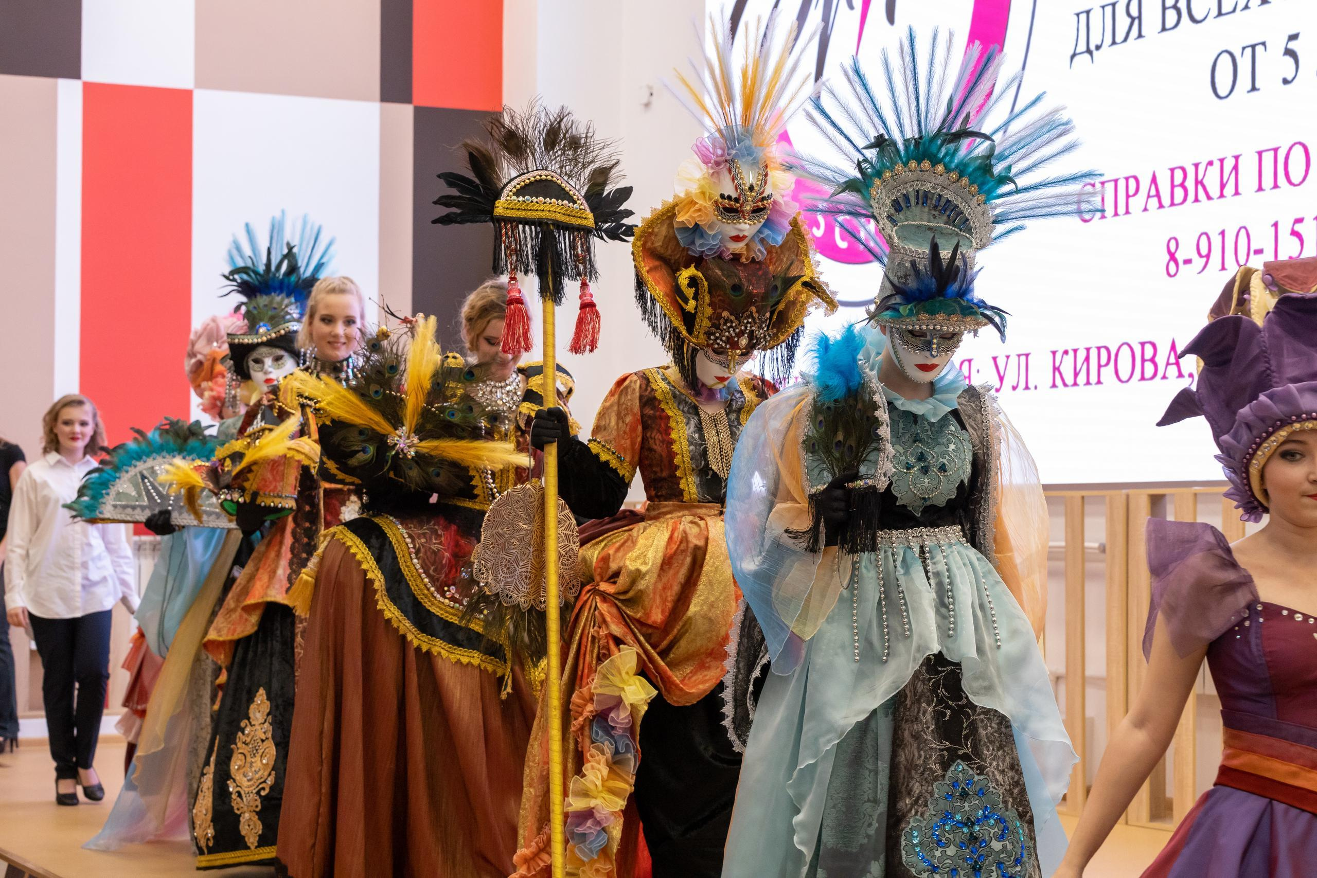 Репортаж 70-200 f2.8 Tamron g2. Показ театр моды «Стиль» («Style» город Тула). Фотограф в Туле Крупский АнДРей. Фотостудия «КАДР71» в Туле