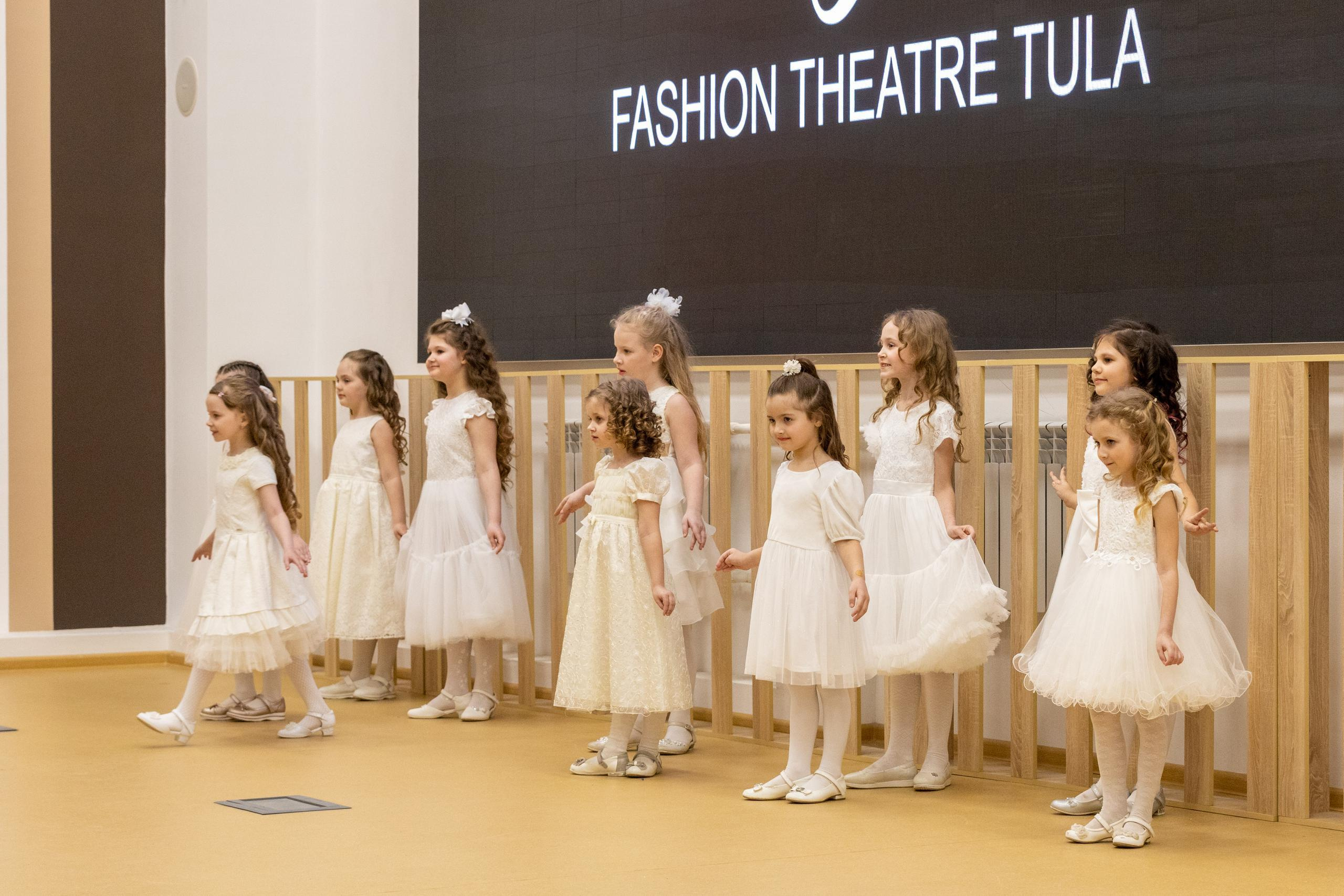 Репортаж 70-200 f2.8 Tamron g2. Показ театр моды «Стиль» («Style» город Тула). Фотограф в Туле Крупский АнДРей. Фотостудия «КАДР71» в Туле