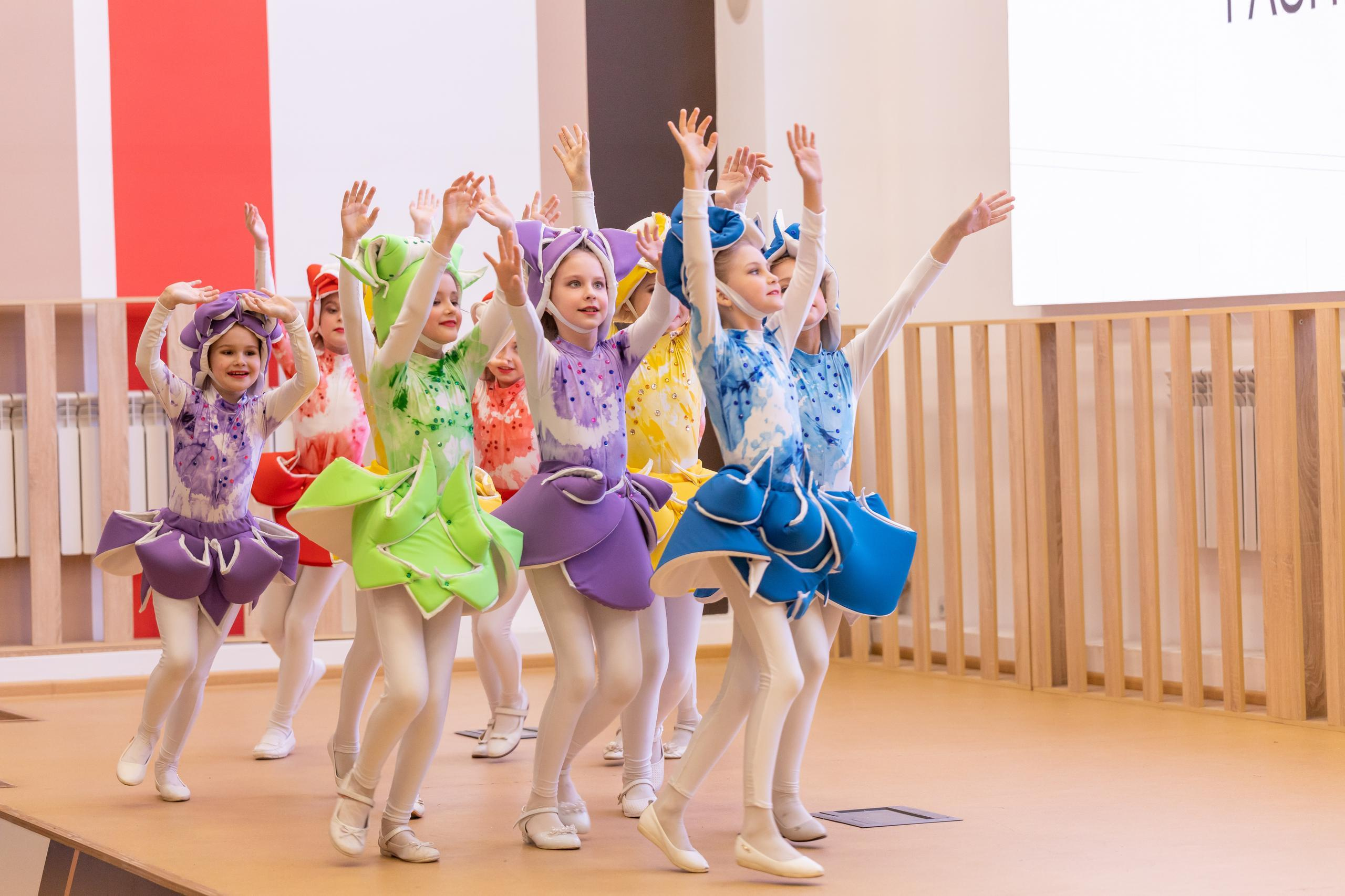 Репортаж 70-200 f2.8 Tamron g2. Показ театр моды «Стиль» («Style» город Тула). Фотограф в Туле Крупский АнДРей. Фотостудия «КАДР71» в Туле