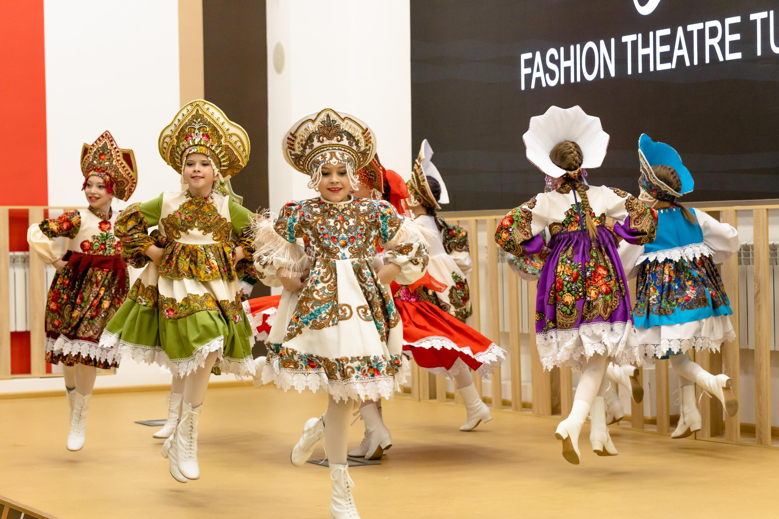 Репортаж 70-200 f2.8 Tamron g2. Показ театр моды «Стиль» («Style» город Тула). Фотограф в Туле Крупский АнДРей. Фотостудия «КАДР71» в Туле