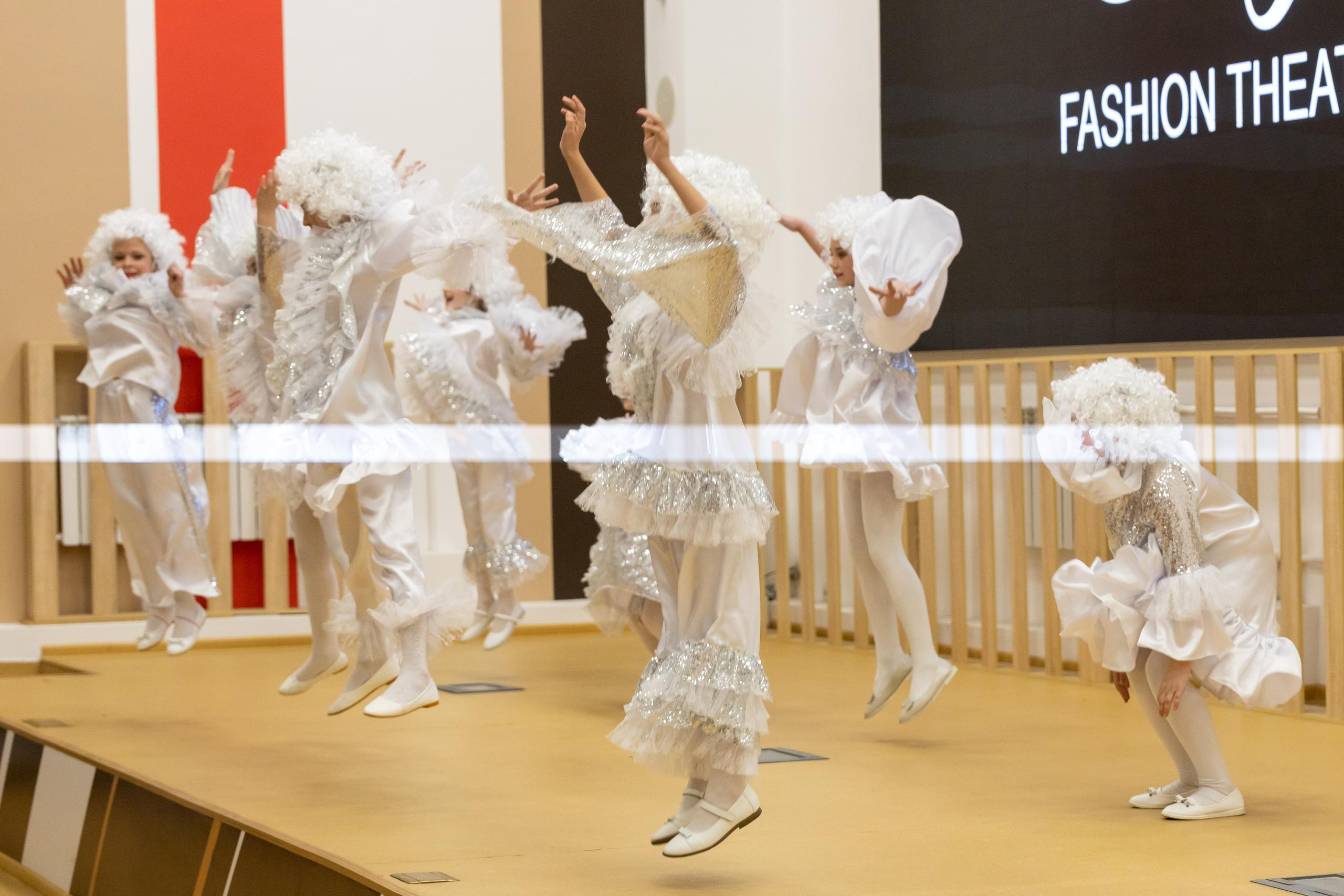 Репортаж 70-200 f2.8 Tamron g2. Показ театр моды «Стиль» («Style» город Тула). Фотограф в Туле Крупский АнДРей. Фотостудия «КАДР71» в Туле