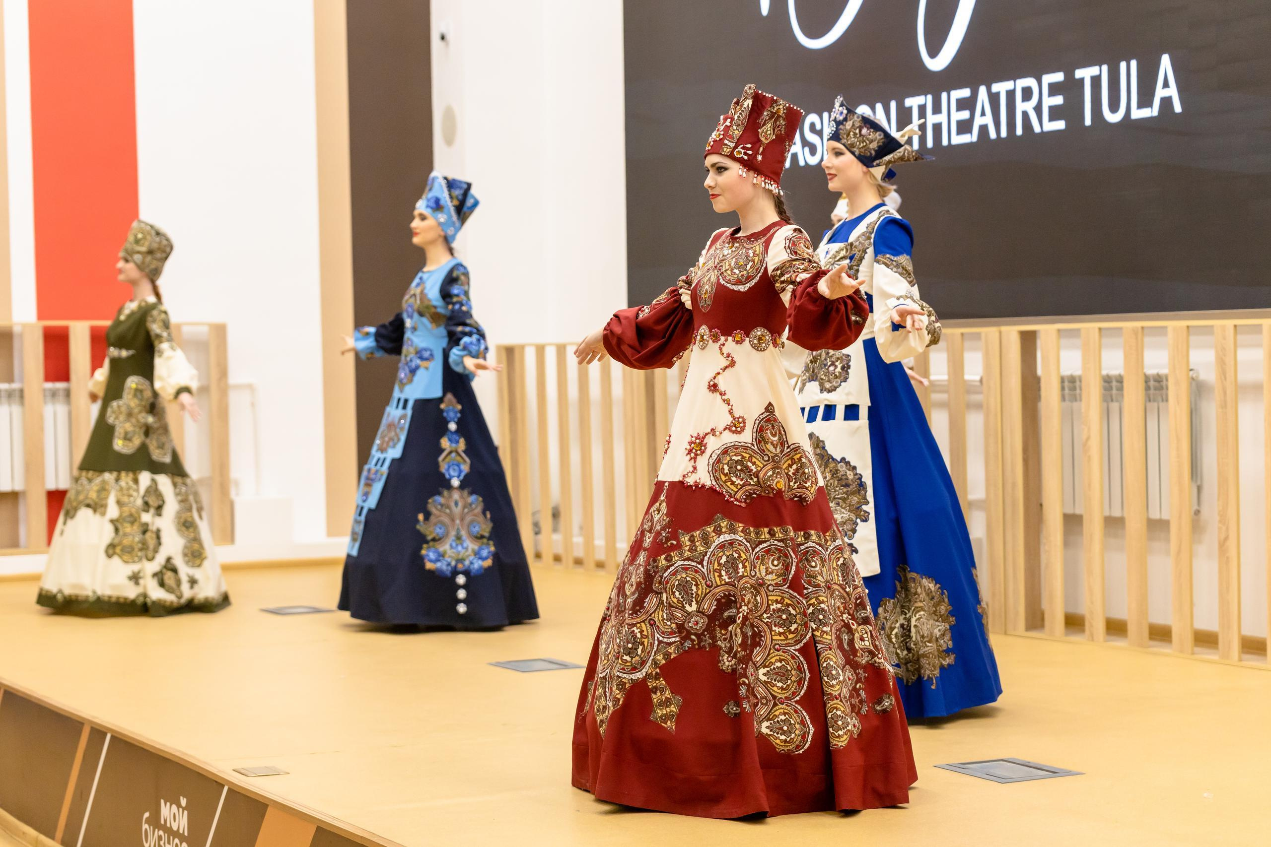 Репортаж 70-200 f2.8 Tamron g2. Показ театр моды «Стиль» («Style» город Тула). Фотограф в Туле Крупский АнДРей. Фотостудия «КАДР71» в Туле