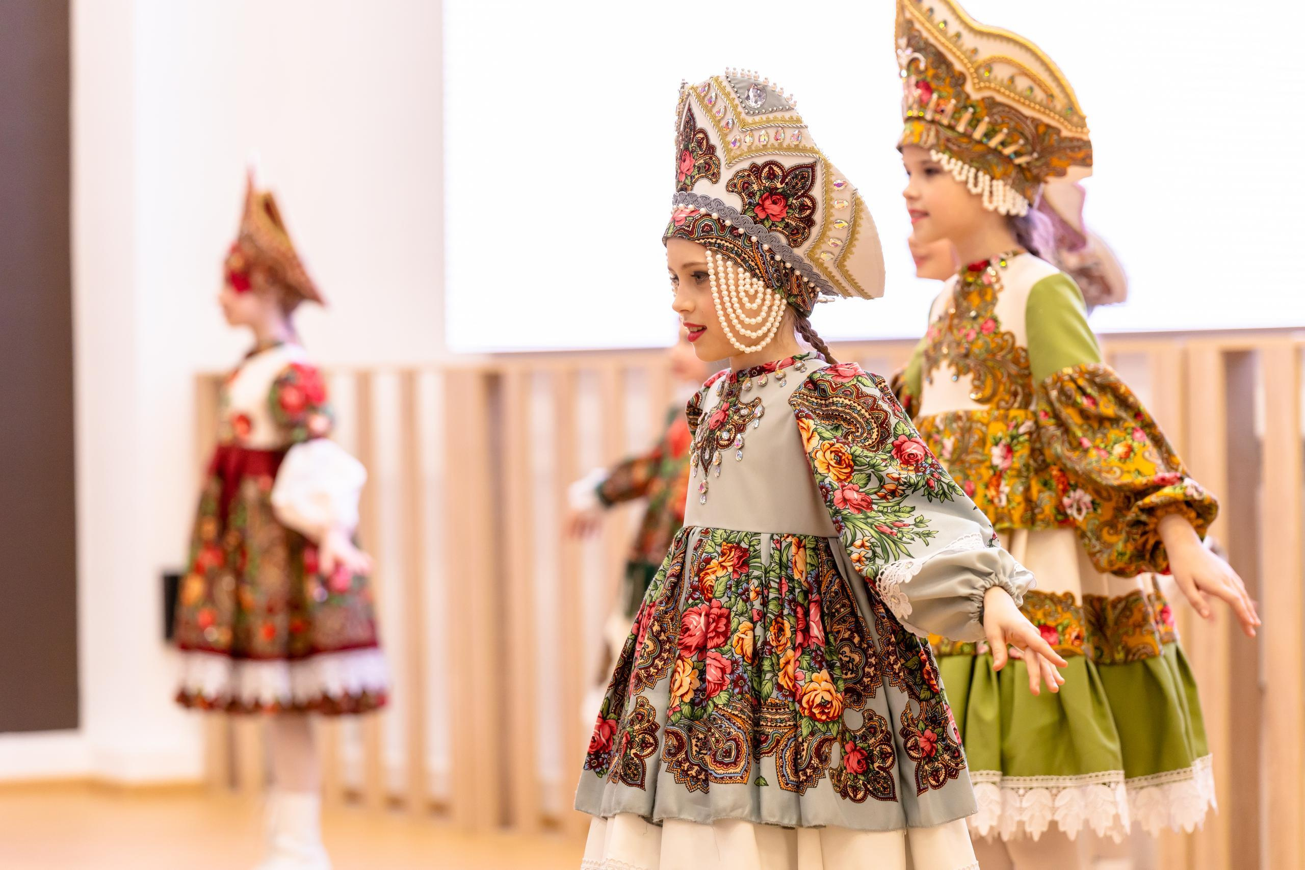 Репортаж 70-200 f2.8 Tamron g2. Показ театр моды «Стиль» («Style» город Тула). Фотограф в Туле Крупский АнДРей. Фотостудия «КАДР71» в Туле