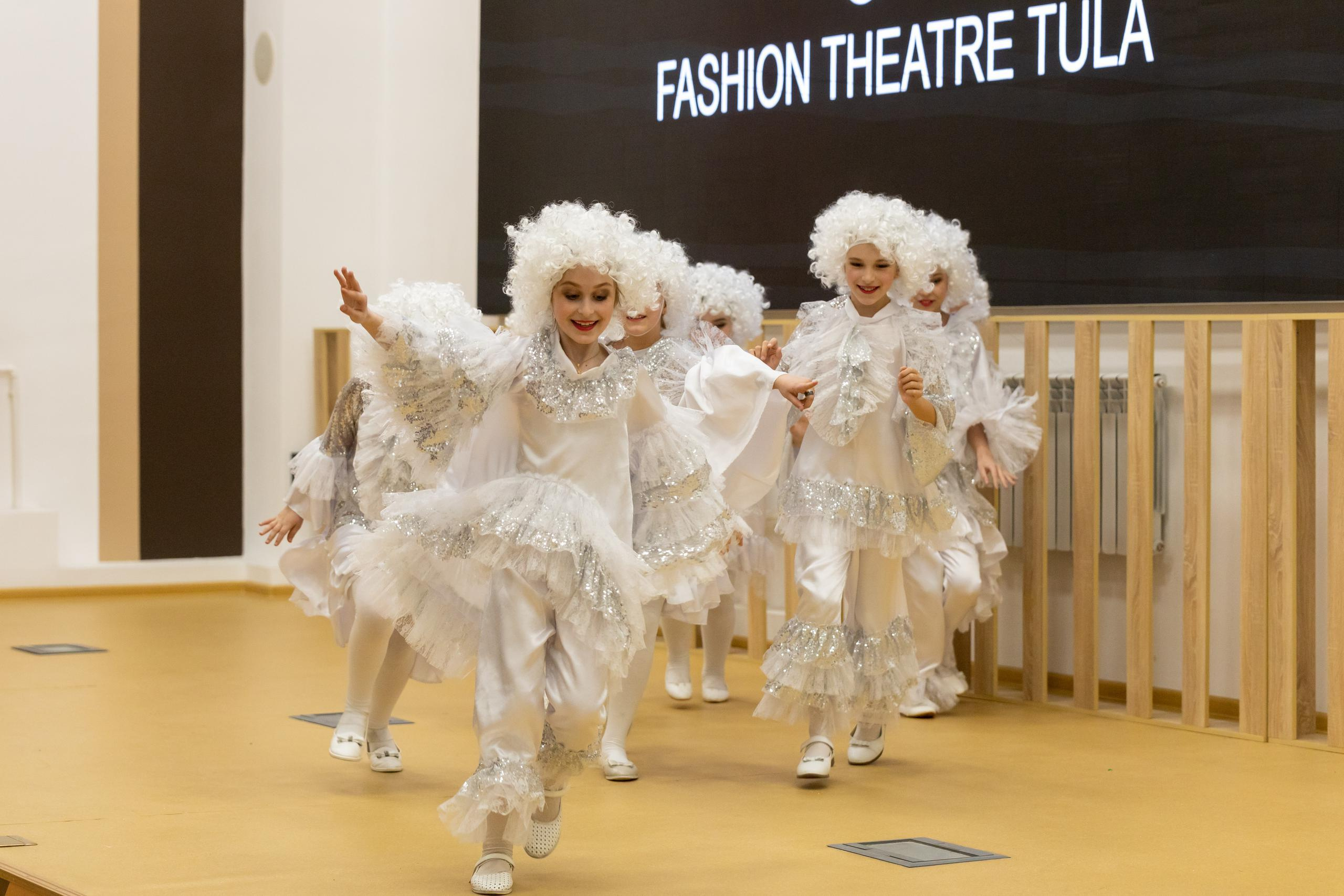 Репортаж 70-200 f2.8 Tamron g2. Показ театр моды «Стиль» («Style» город Тула). Фотограф в Туле Крупский АнДРей. Фотостудия «КАДР71» в Туле