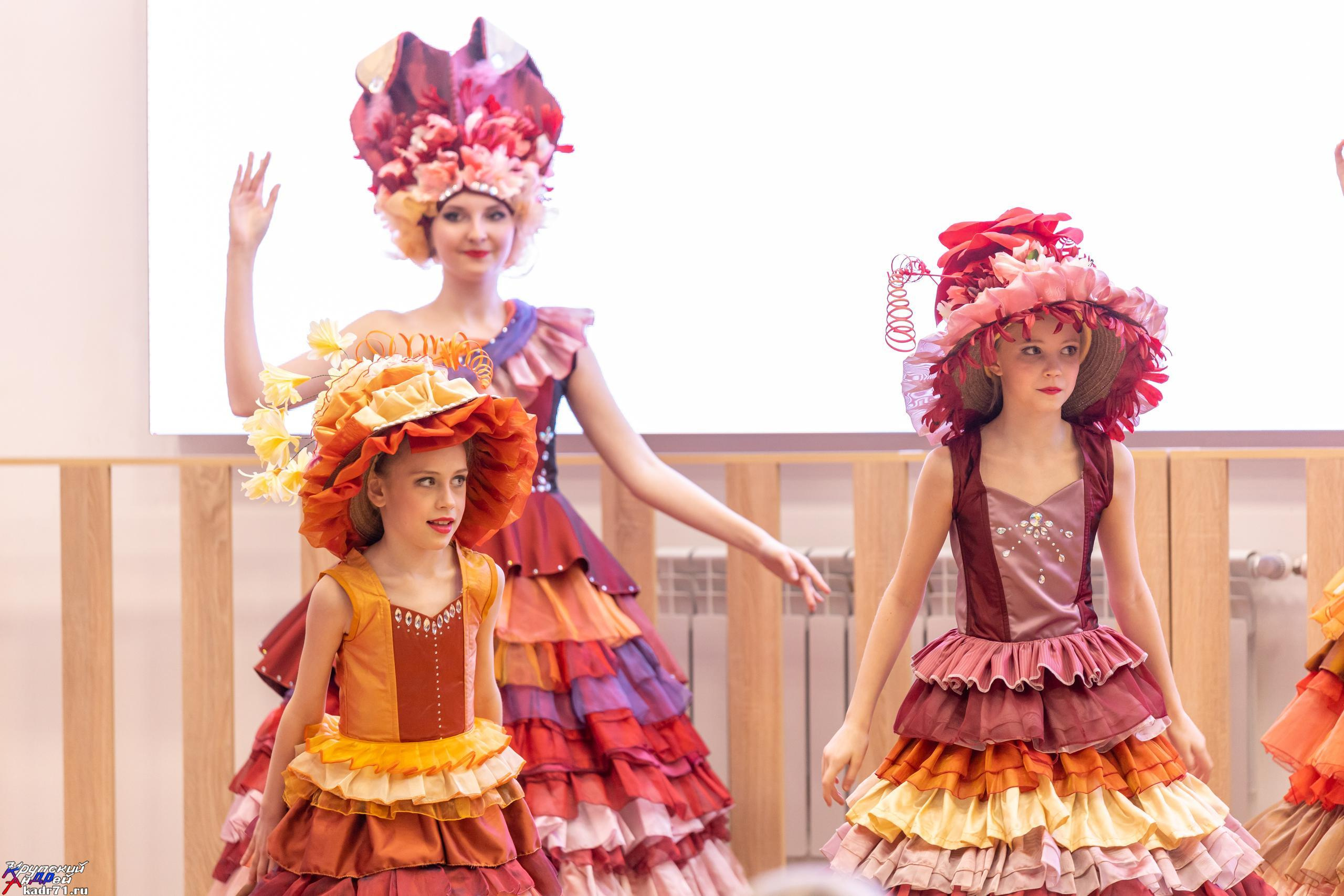 Репортаж 70-200 f2.8 Tamron g2. Показ театр моды «Стиль» («Style» город Тула). Фотограф в Туле Крупский АнДРей. Фотостудия «КАДР71» в Туле