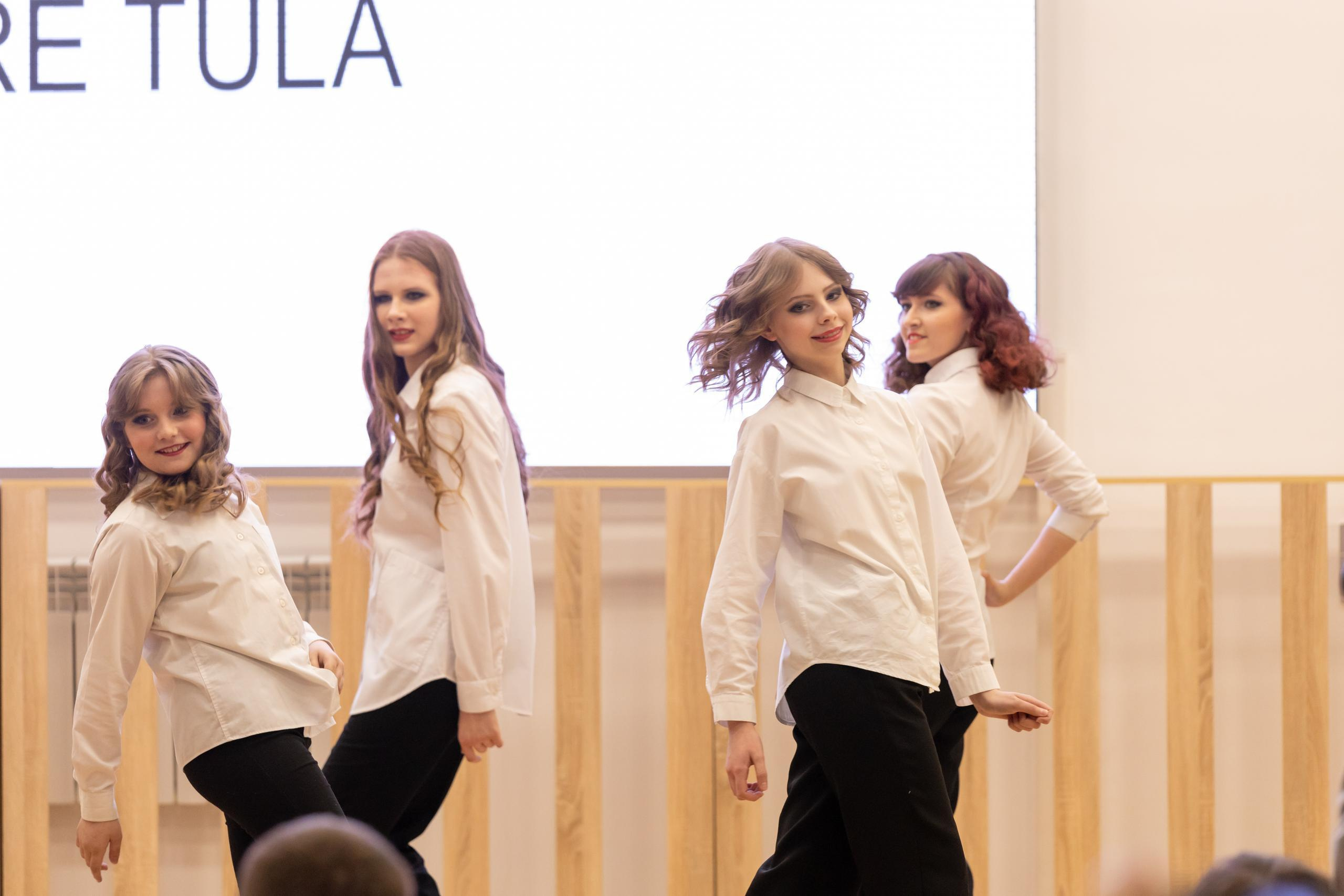 Репортаж 70-200 f2.8 Tamron g2. Показ театр моды «Стиль» («Style» город Тула). Фотограф в Туле Крупский АнДРей. Фотостудия «КАДР71» в Туле