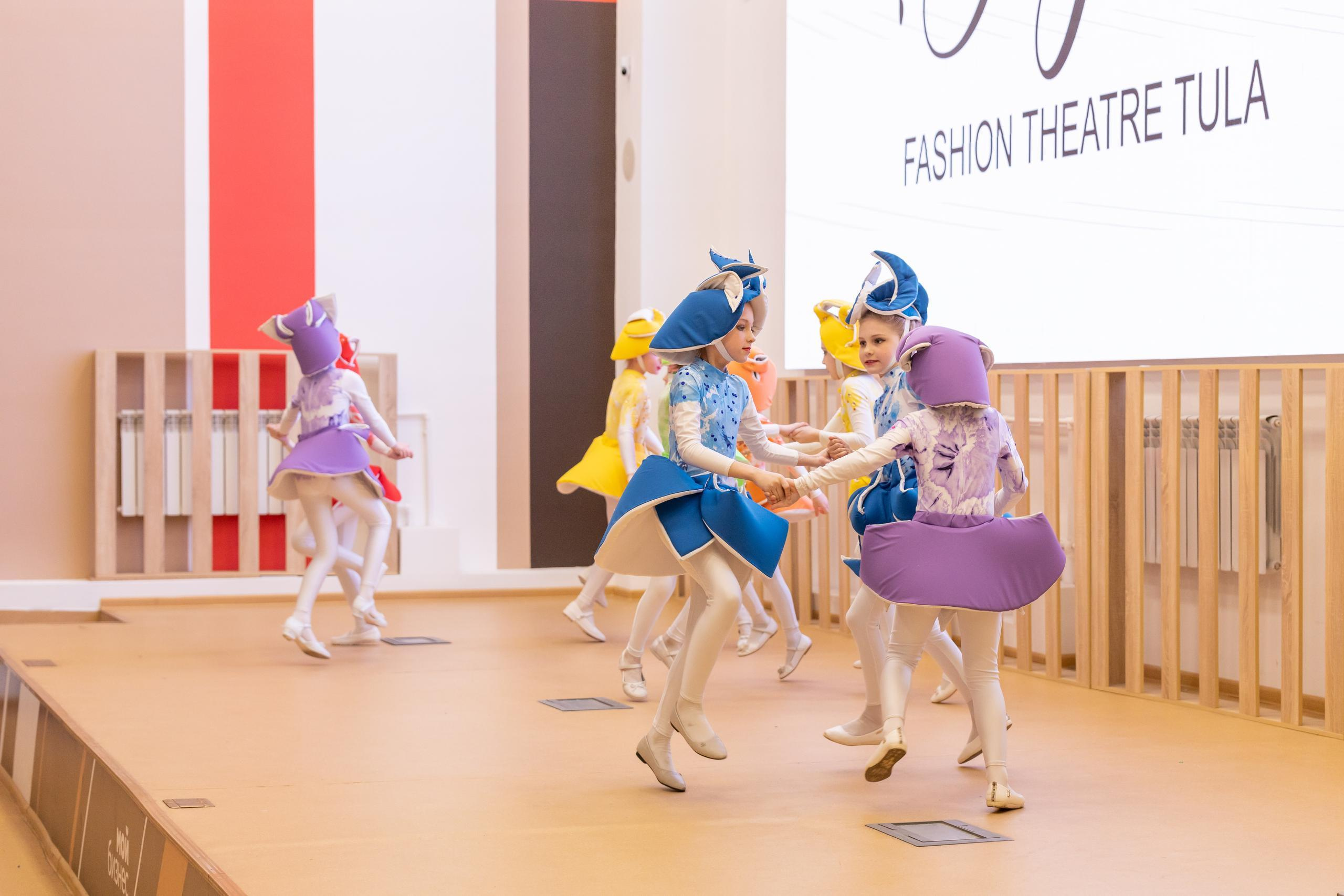 Репортаж 70-200 f2.8 Tamron g2. Показ театр моды «Стиль» («Style» город Тула). Фотограф в Туле Крупский АнДРей. Фотостудия «КАДР71» в Туле