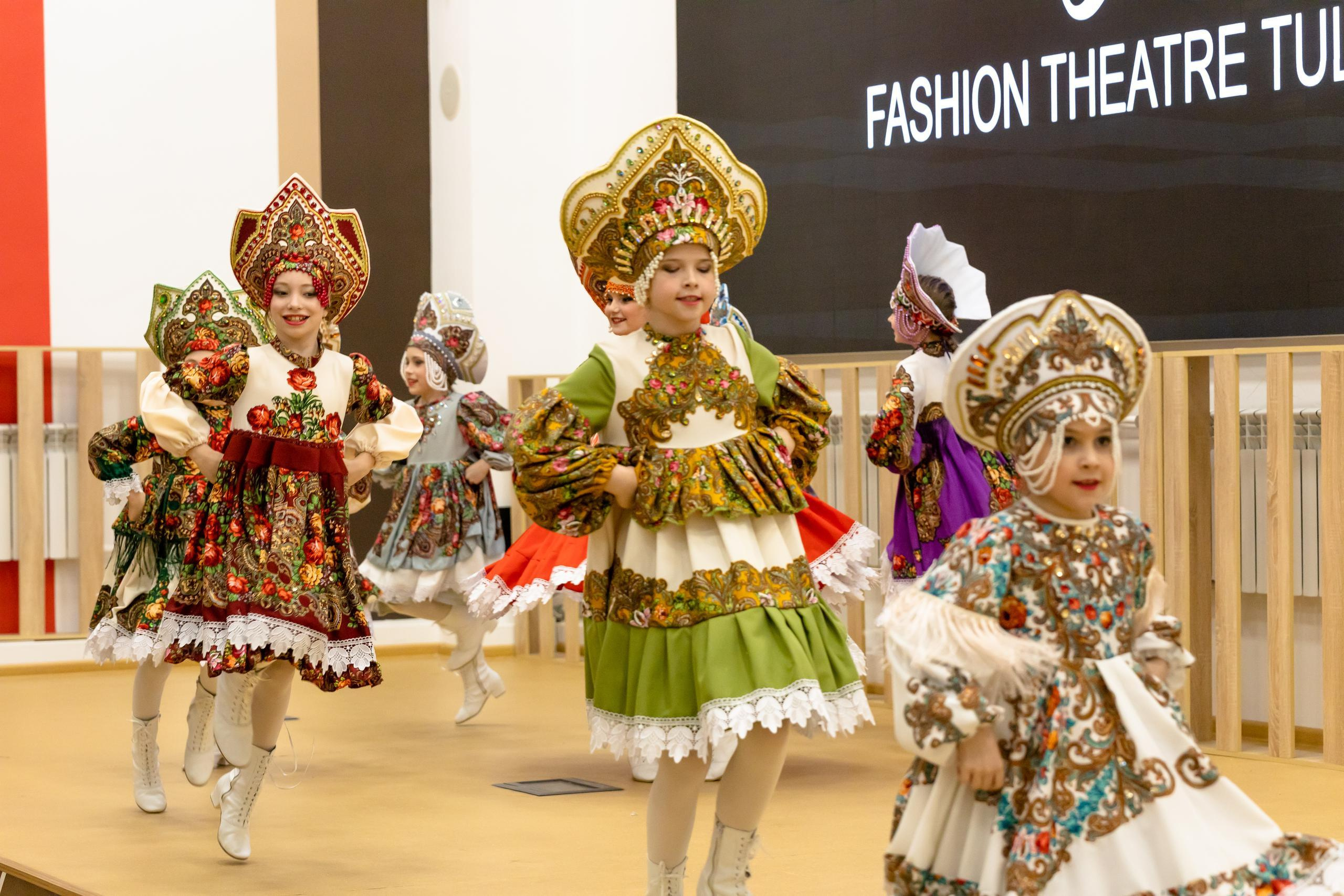 Репортаж 70-200 f2.8 Tamron g2. Показ театр моды «Стиль» («Style» город Тула). Фотограф в Туле Крупский АнДРей. Фотостудия «КАДР71» в Туле