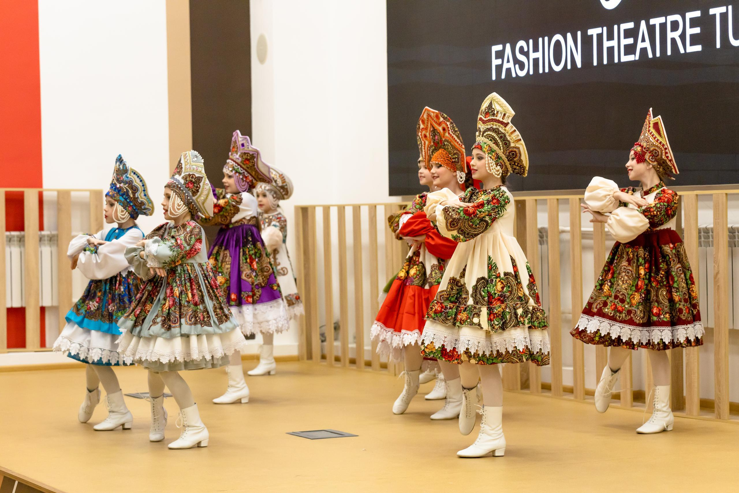 Репортаж 70-200 f2.8 Tamron g2. Показ театр моды «Стиль» («Style» город Тула). Фотограф в Туле Крупский АнДРей. Фотостудия «КАДР71» в Туле