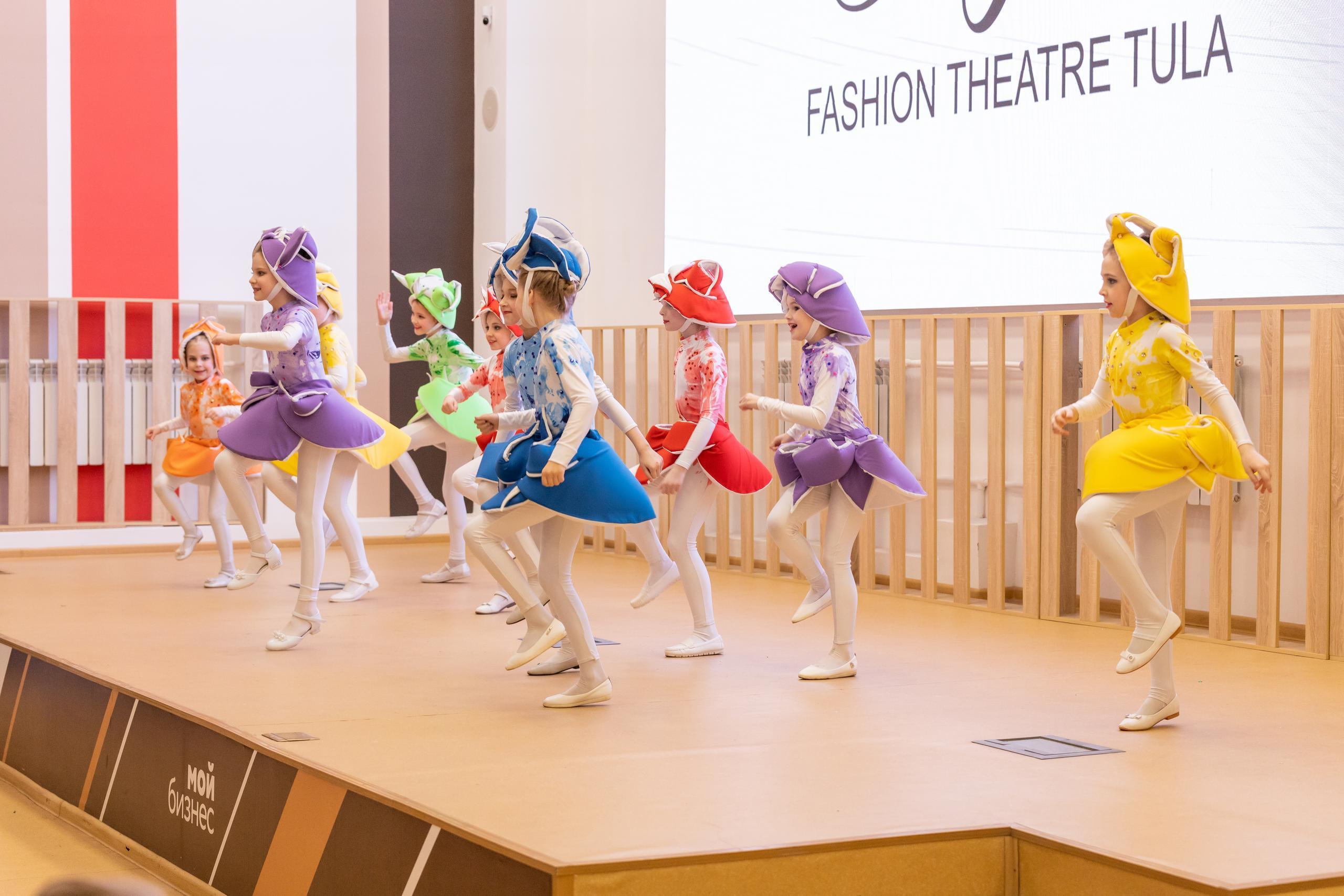 Репортаж 70-200 f2.8 Tamron g2. Показ театр моды «Стиль» («Style» город Тула). Фотограф в Туле Крупский АнДРей. Фотостудия «КАДР71» в Туле