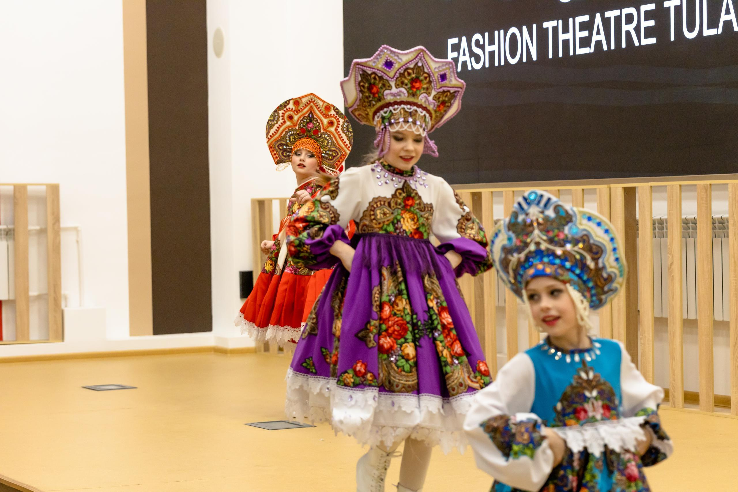 Репортаж 70-200 f2.8 Tamron g2. Показ театр моды «Стиль» («Style» город Тула). Фотограф в Туле Крупский АнДРей. Фотостудия «КАДР71» в Туле