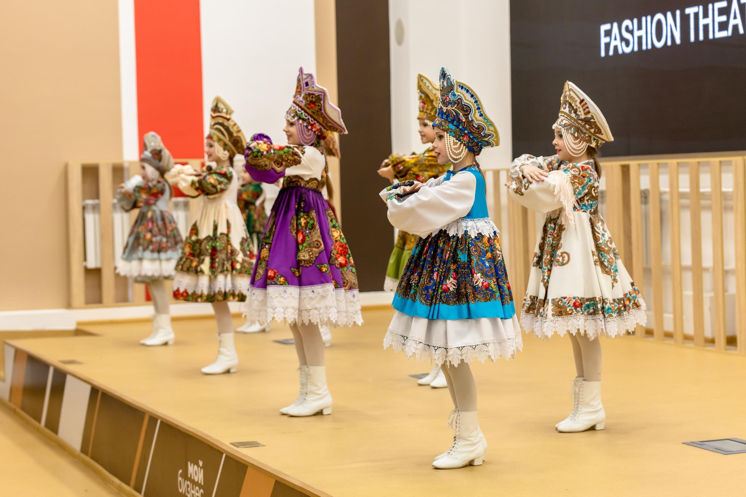 Репортаж 70-200 f2.8 Tamron g2. Показ театр моды «Стиль» («Style» город Тула). Фотограф в Туле Крупский АнДРей. Фотостудия «КАДР71» в Туле