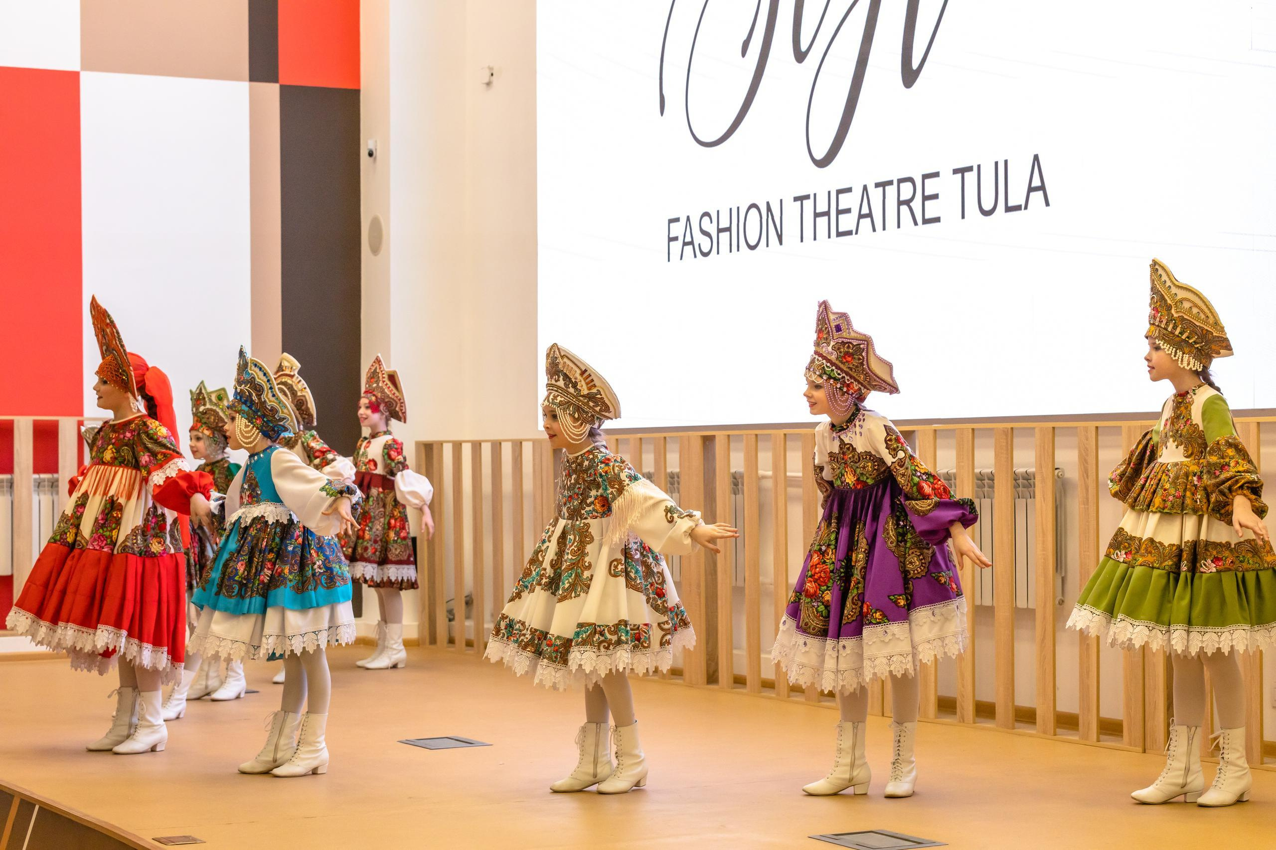 Репортаж 70-200 f2.8 Tamron g2. Показ театр моды «Стиль» («Style» город Тула). Фотограф в Туле Крупский АнДРей. Фотостудия «КАДР71» в Туле