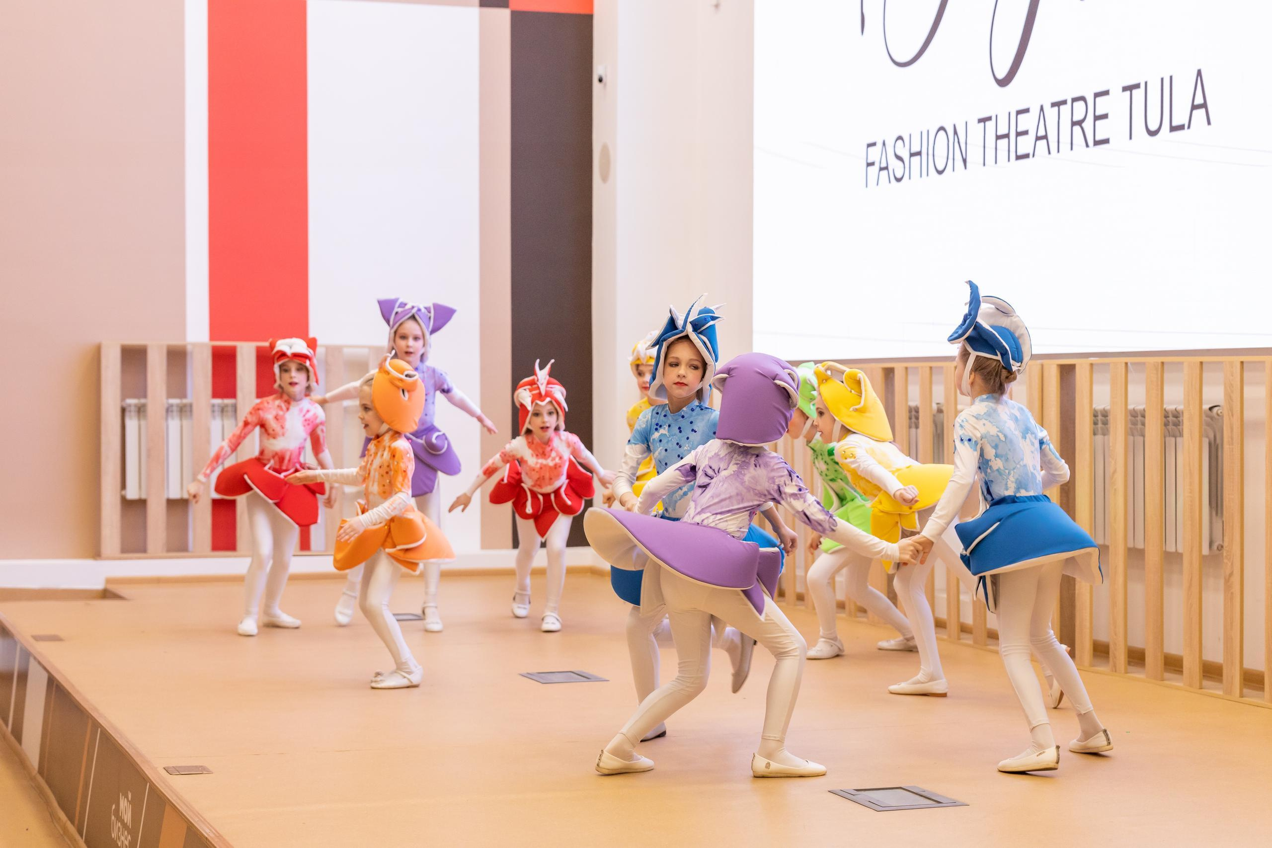 Репортаж 70-200 f2.8 Tamron g2. Показ театр моды «Стиль» («Style» город Тула). Фотограф в Туле Крупский АнДРей. Фотостудия «КАДР71» в Туле