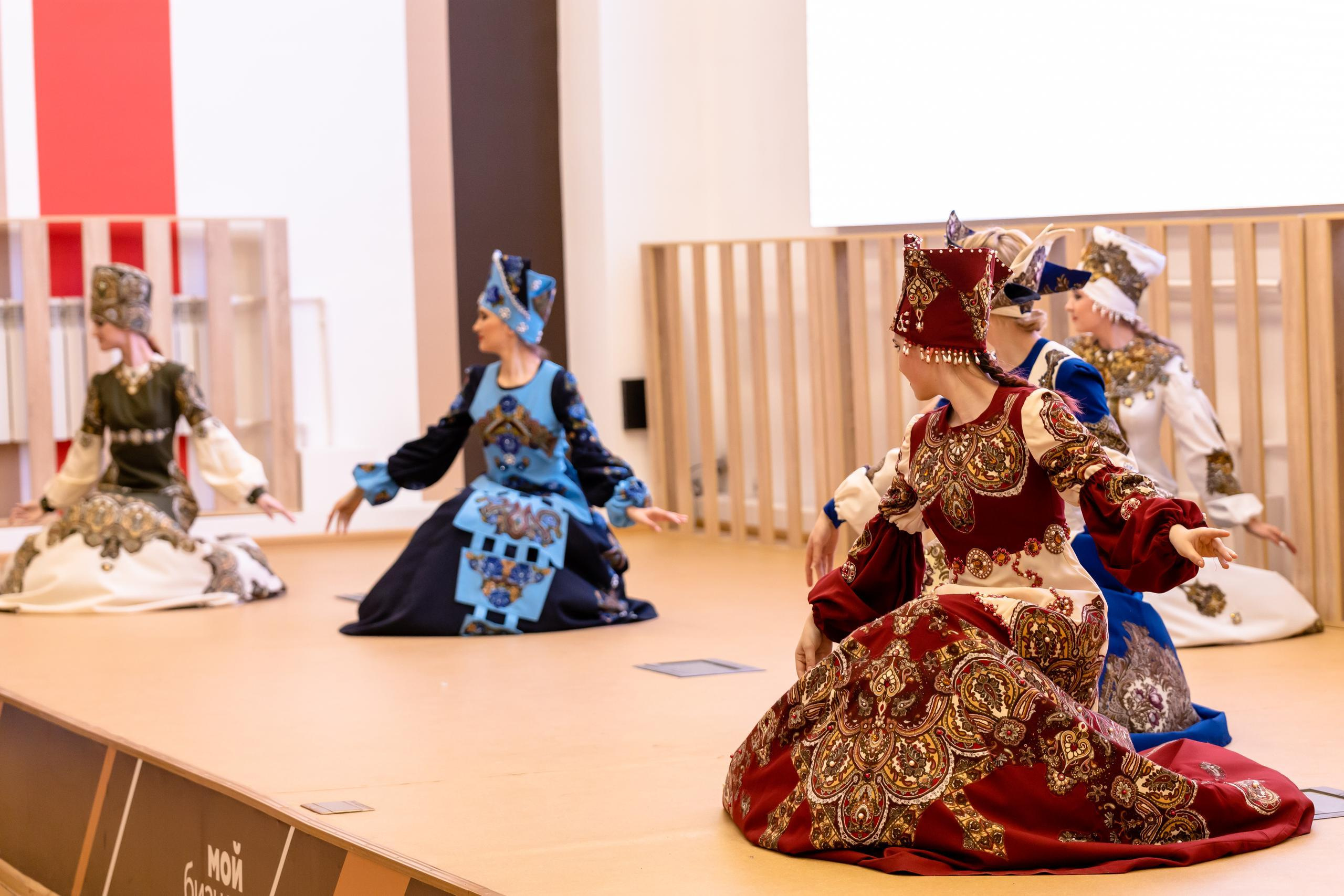 Репортаж 70-200 f2.8 Tamron g2. Показ театр моды «Стиль» («Style» город Тула). Фотограф в Туле Крупский АнДРей. Фотостудия «КАДР71» в Туле