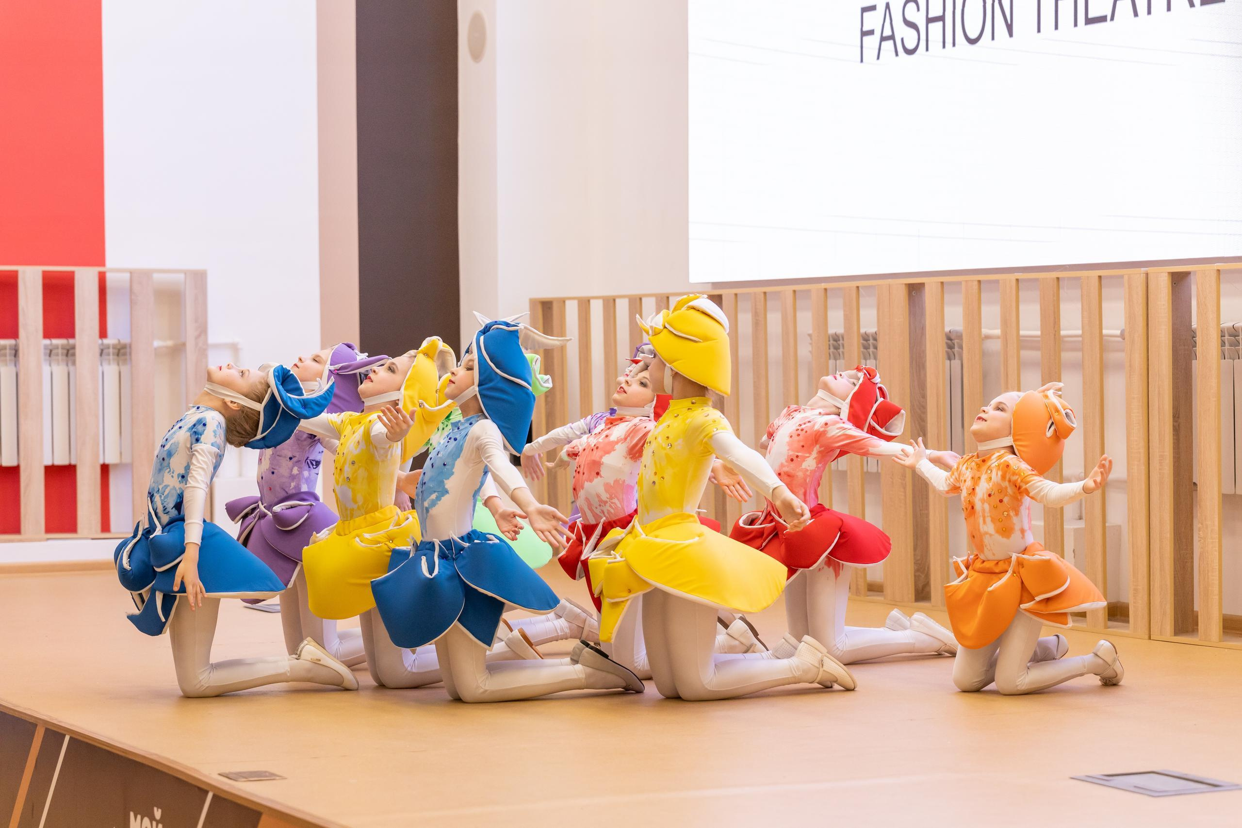 Репортаж 70-200 f2.8 Tamron g2. Показ театр моды «Стиль» («Style» город Тула). Фотограф в Туле Крупский АнДРей. Фотостудия «КАДР71» в Туле