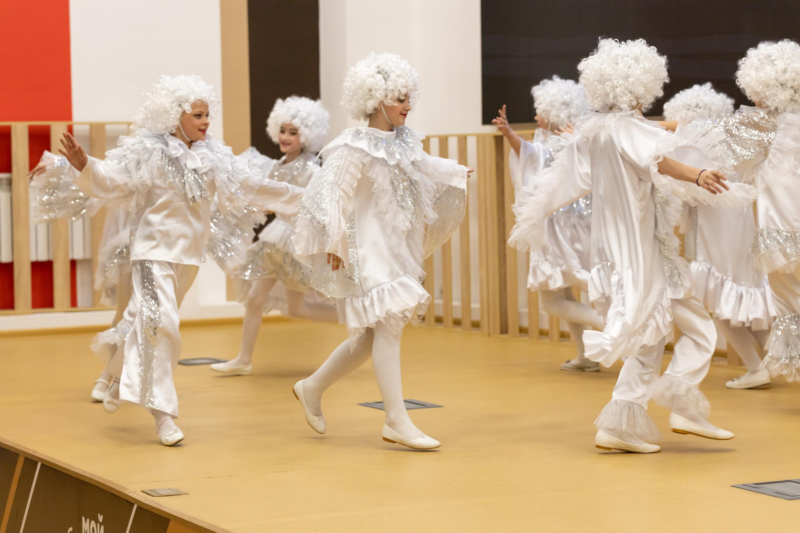 Репортаж 70-200 f2.8 Tamron g2. Показ театр моды «Стиль» («Style» город Тула). Фотограф в Туле Крупский АнДРей. Фотостудия «КАДР71» в Туле