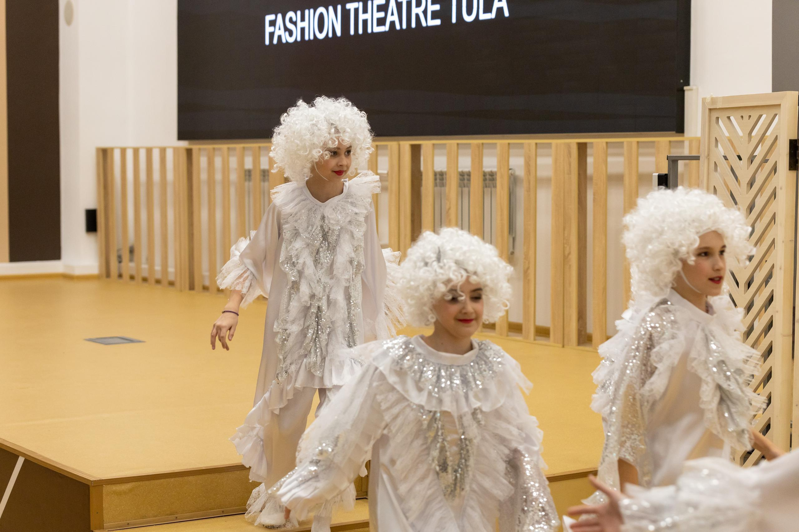 Репортаж 70-200 f2.8 Tamron g2. Показ театр моды «Стиль» («Style» город Тула). Фотограф в Туле Крупский АнДРей. Фотостудия «КАДР71» в Туле