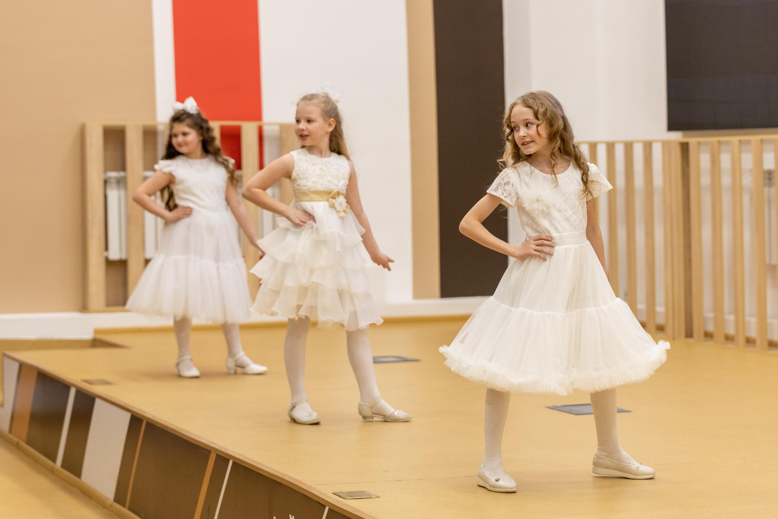 Репортаж 70-200 f2.8 Tamron g2. Показ театр моды «Стиль» («Style» город Тула). Фотограф в Туле Крупский АнДРей. Фотостудия «КАДР71» в Туле